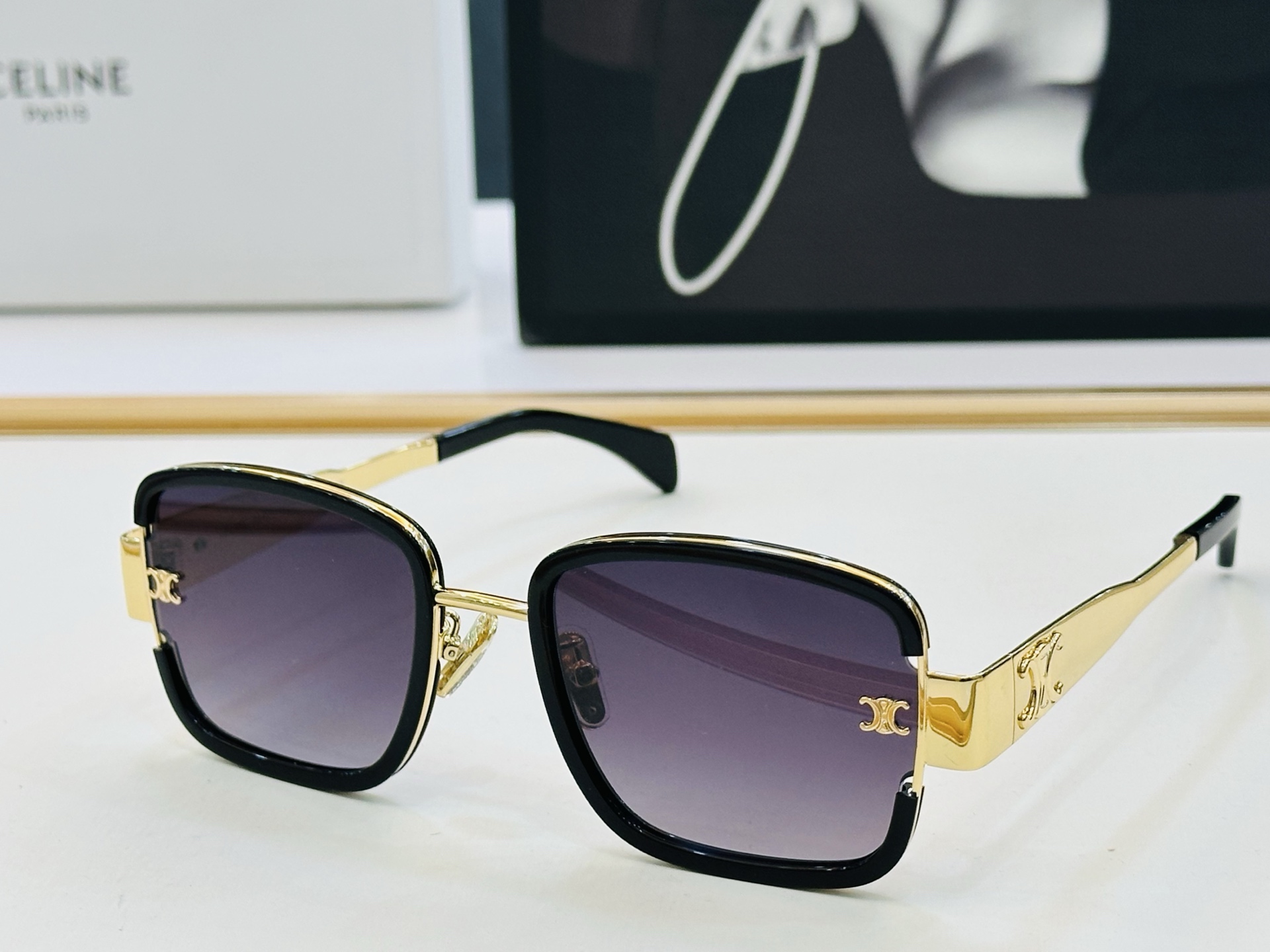 【CELINE】赛琳 CL40336F Size：55口23-145 一直热销的款式，欧美风 光泽度好 