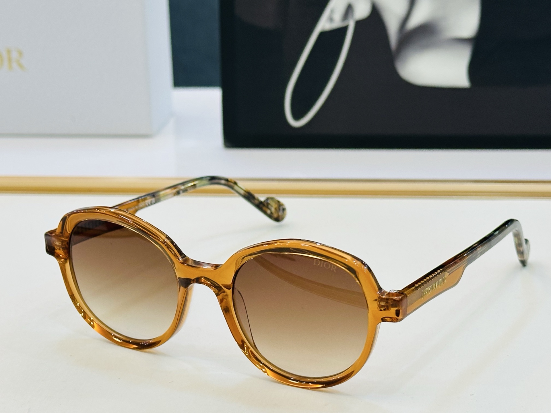 推荐 Dio* 迪家 S71 Size：53口19-145 时尚达人超爱💞 Z时尚百搭 太阳镜