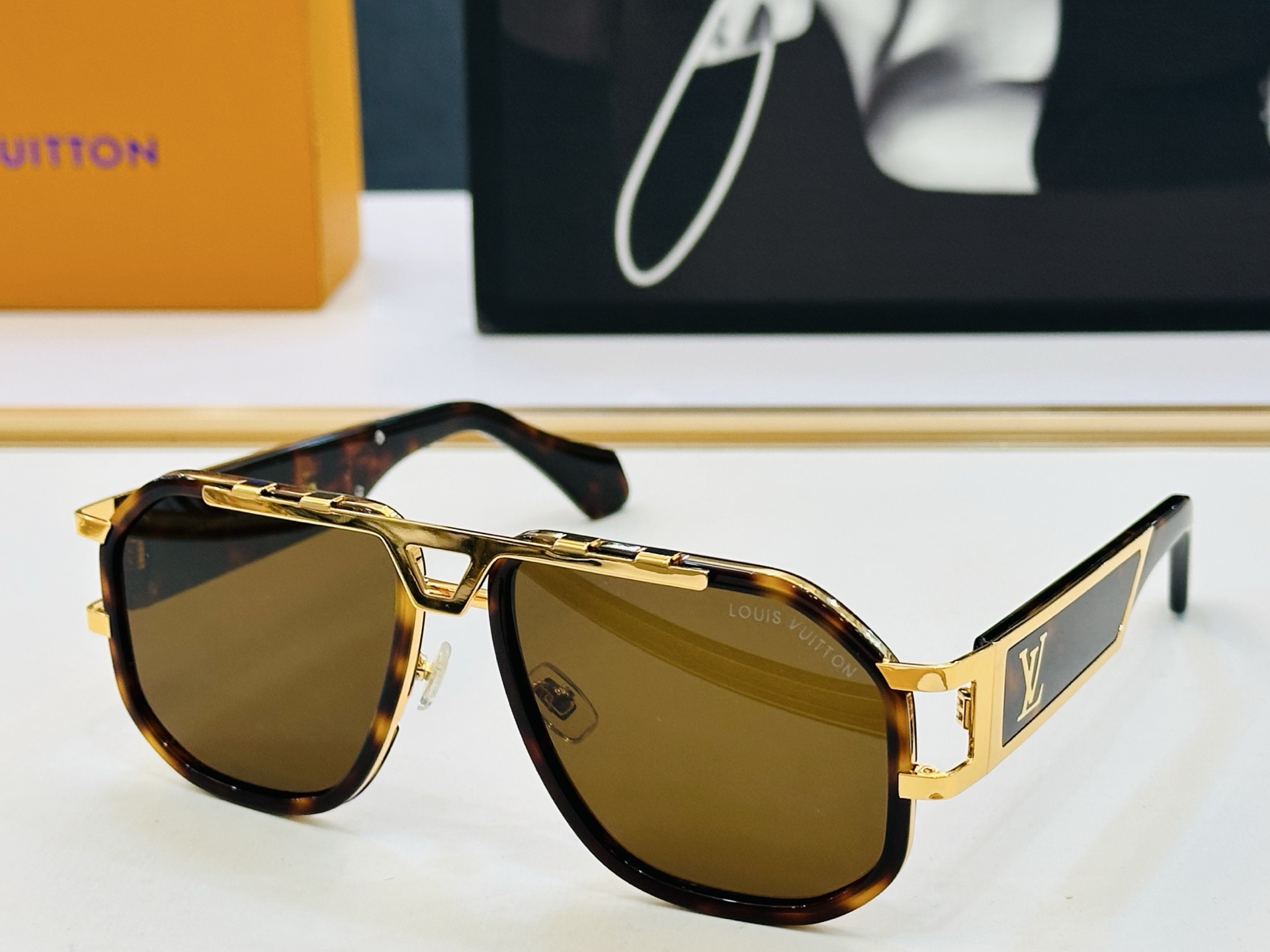 路易家 🎩Z1657LU Size：57口17-145 充满活力的 展现独特个性🌟展现大气的你 J高品质