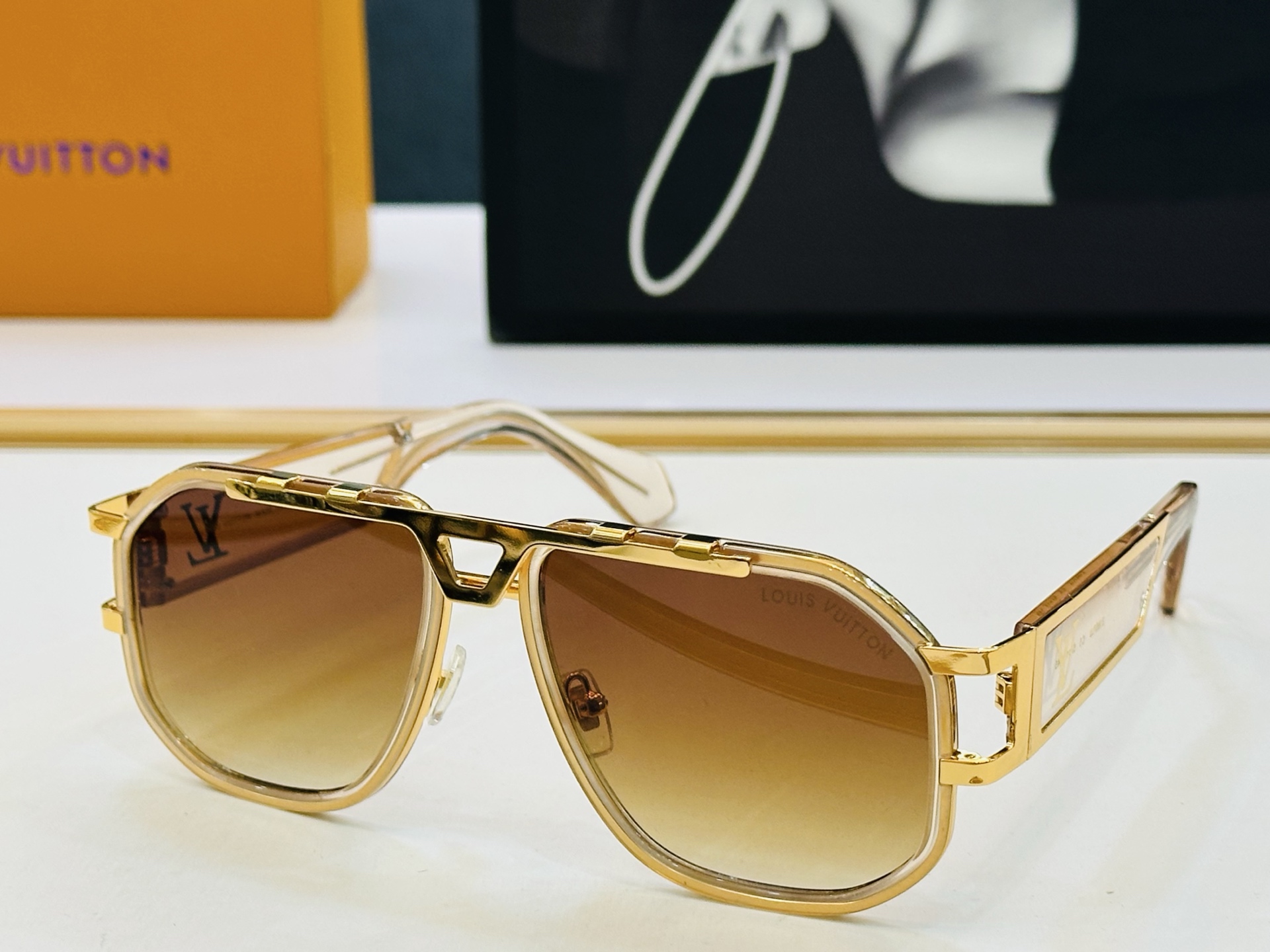 路易家 🎩Z1657LU Size：57口17-145 充满活力的 展现独特个性🌟展现大气的你 J高品质