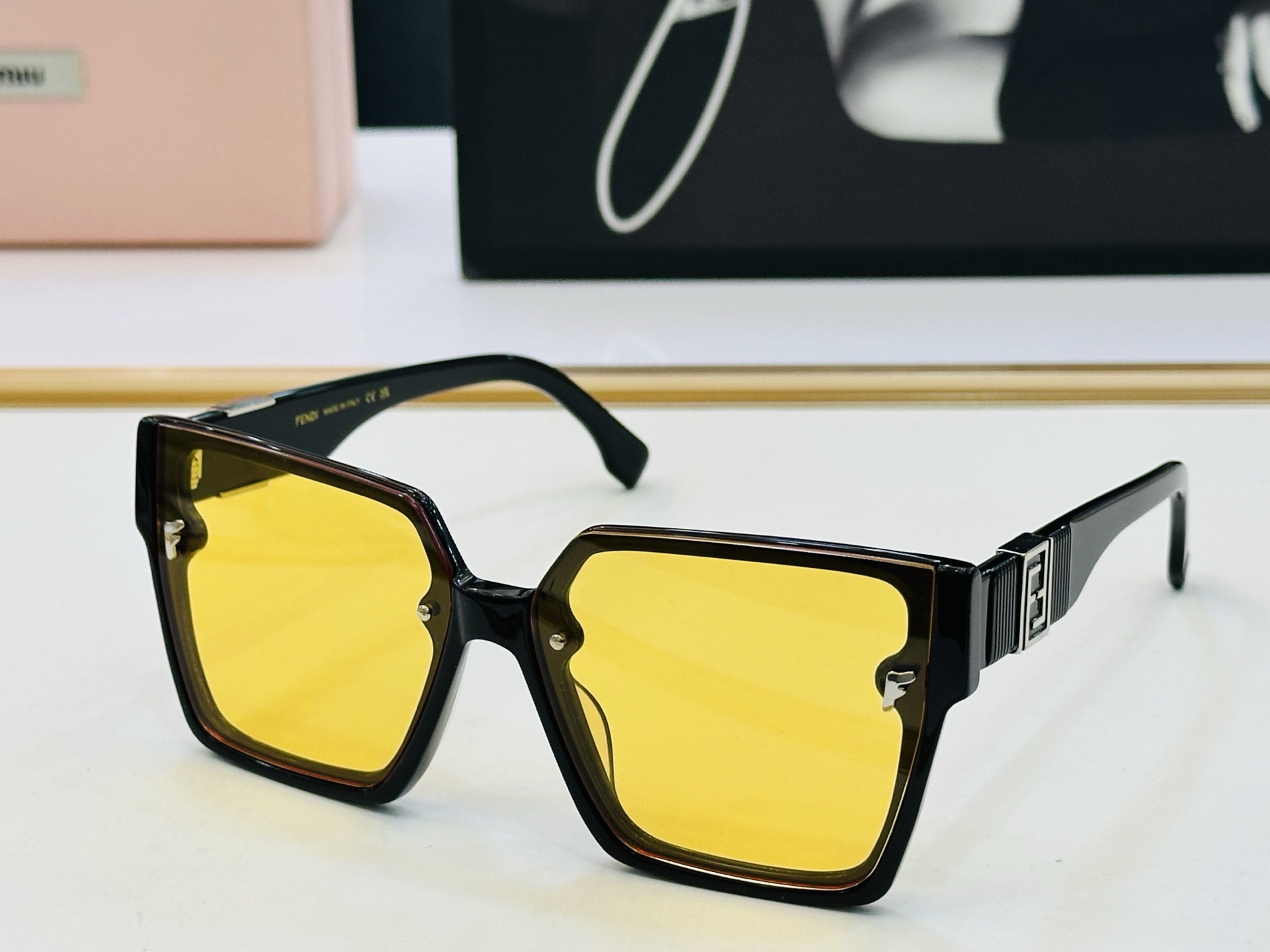 FEND* 芬家 FE23027 Size：62口13-145 👍👍标新立异 👄👄b适合各种脸型