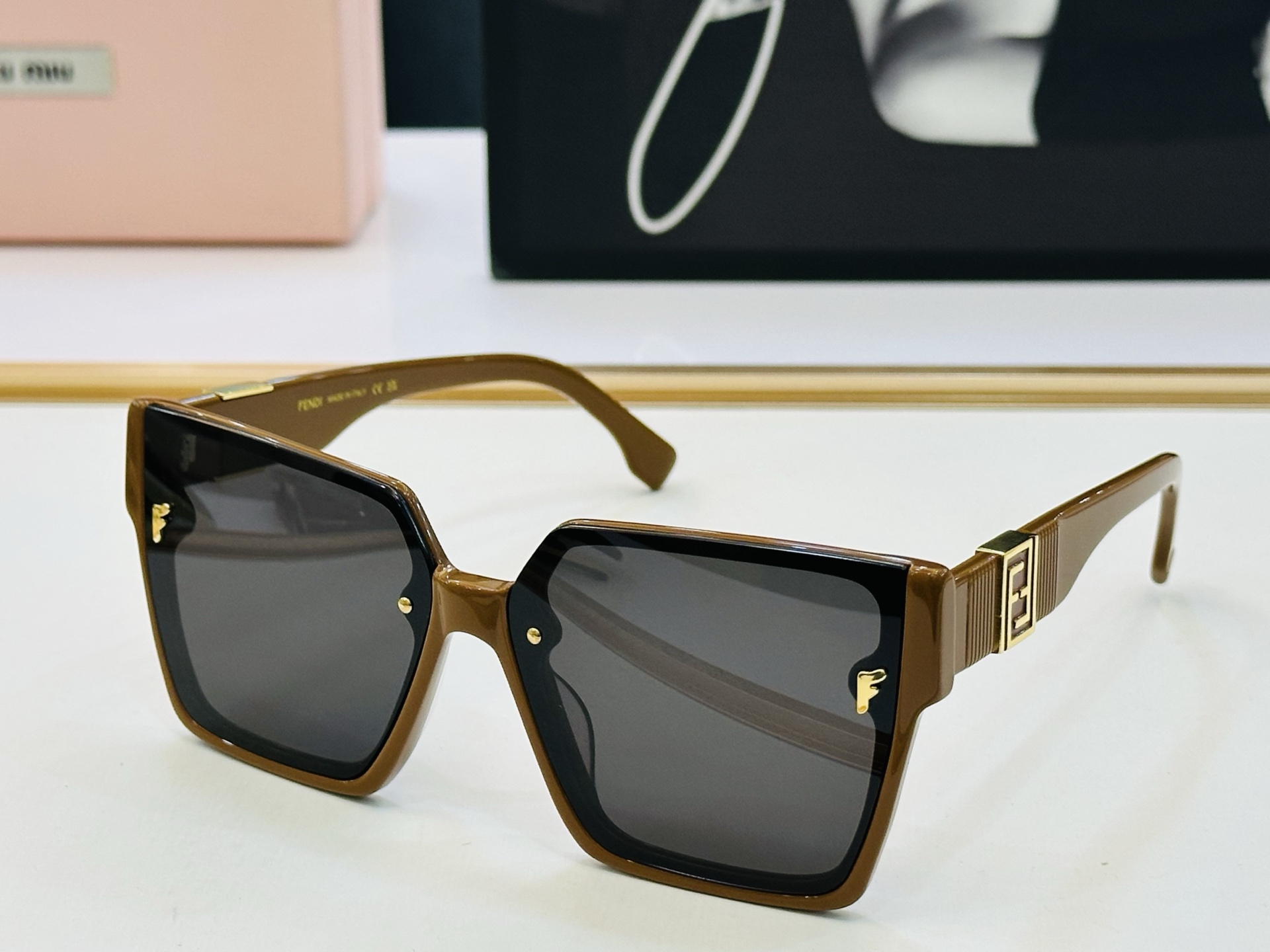 FEND* 芬家 FE23027 Size：62口13-145 👍👍标新立异 👄👄b适合各种脸型