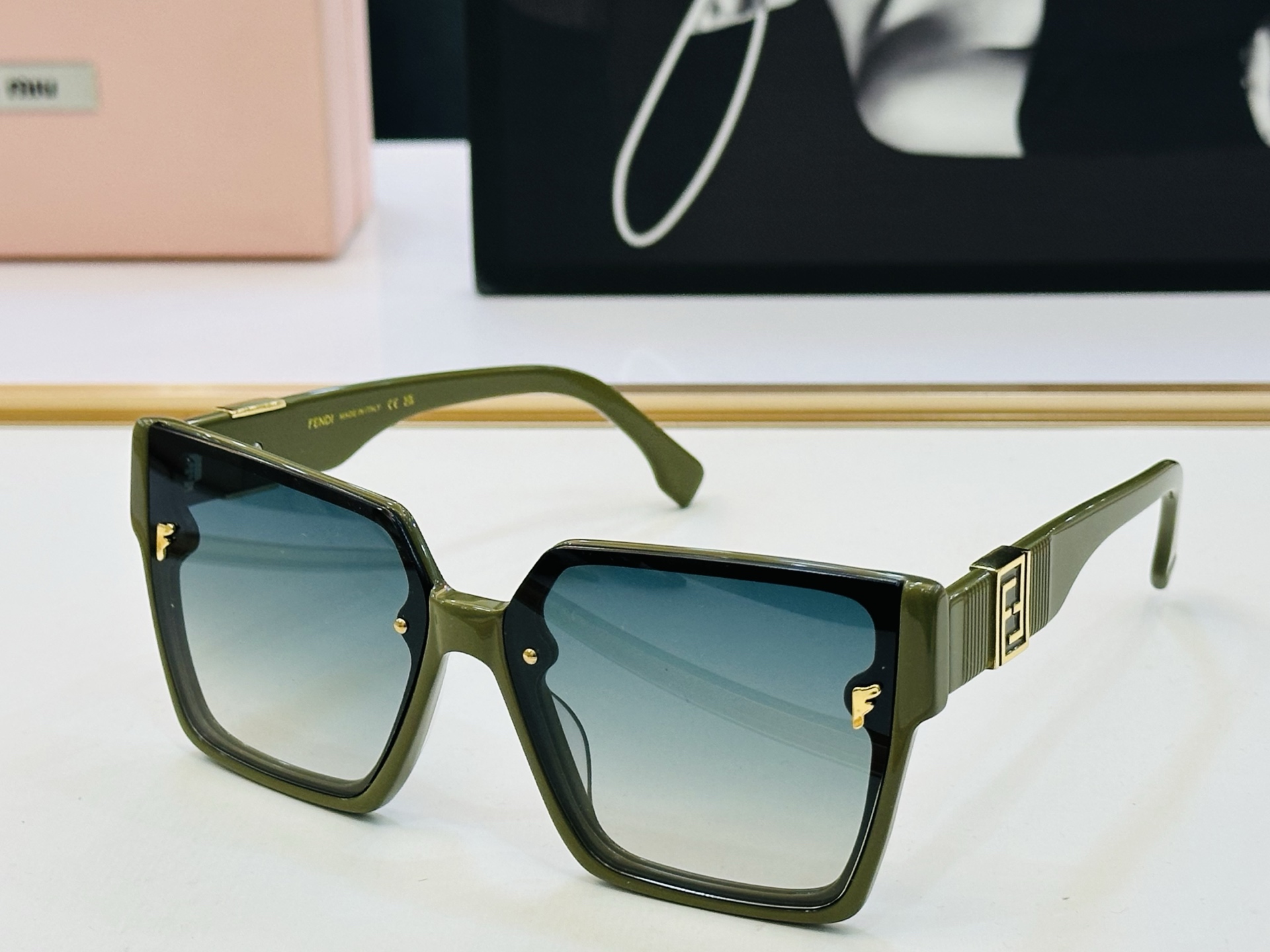 FEND* 芬家 FE23027 Size：62口13-145 👍👍标新立异 👄👄b适合各种脸型