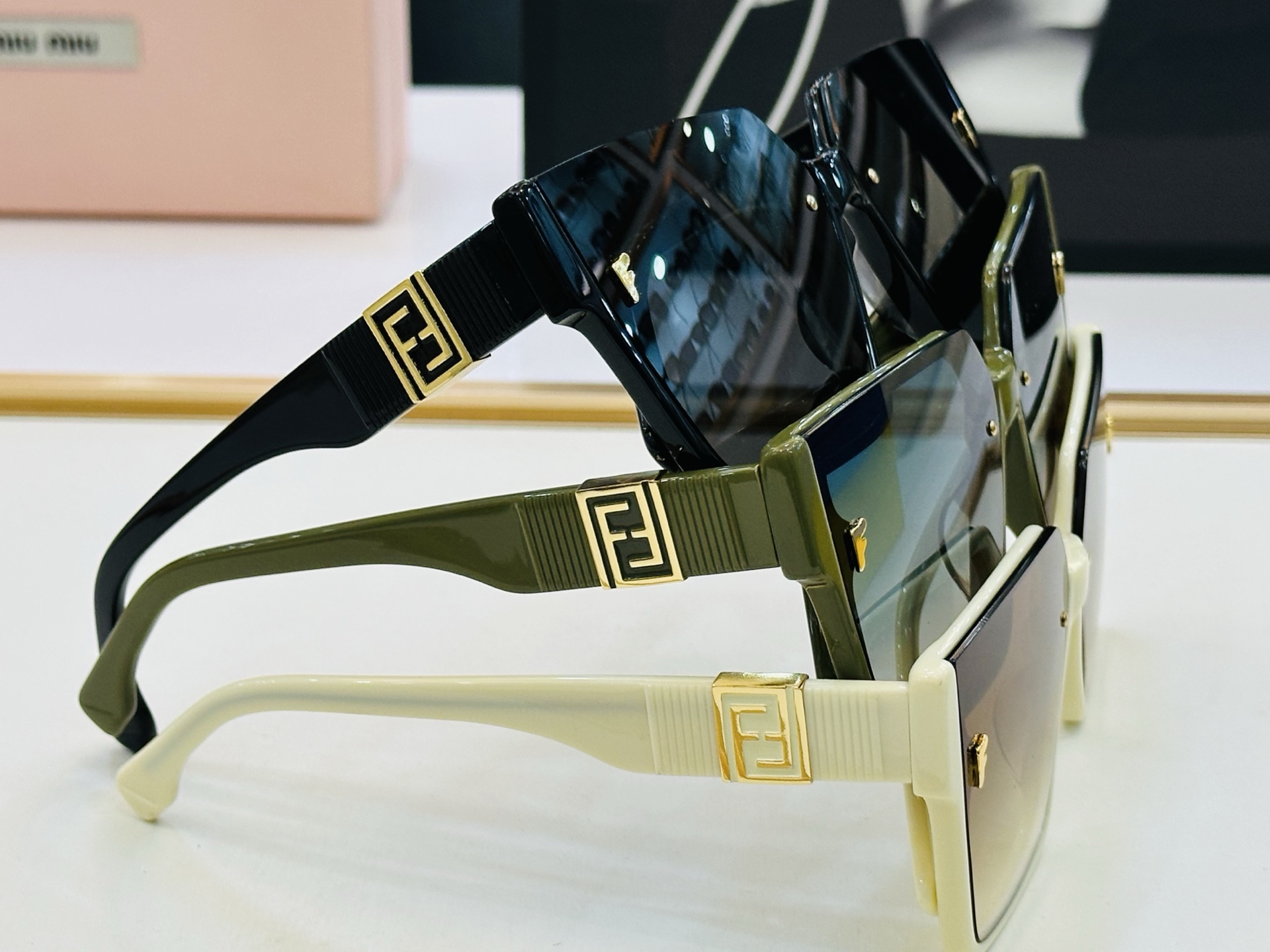 FEND* 芬家 FE23027 Size：62口13-145 👍👍标新立异 👄👄b适合各种脸型