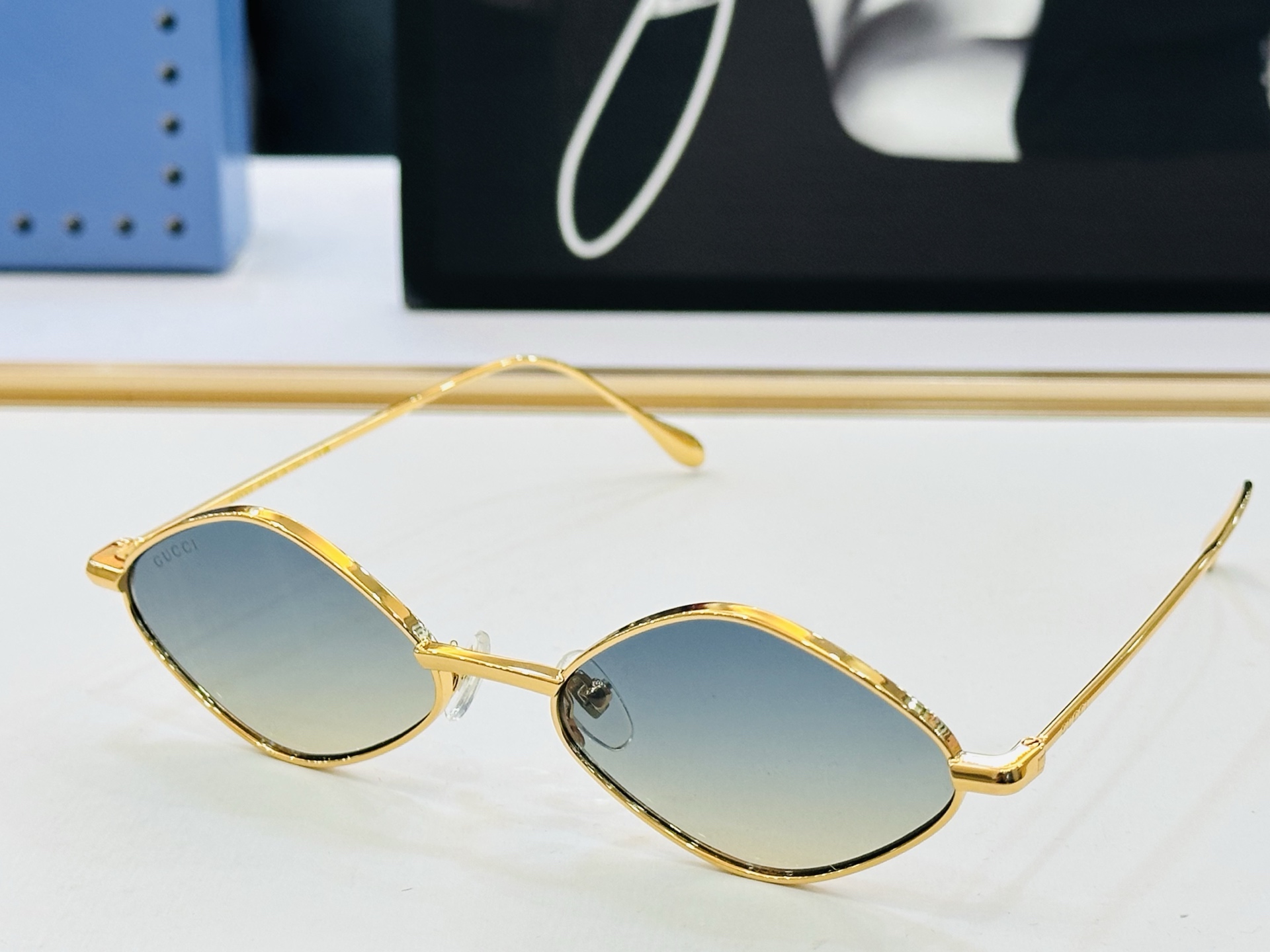 GUCC* 古家 GG1658 🐝🐝系列 Size：55口18-145 🍁🍁b超绝品质 太阳镜。