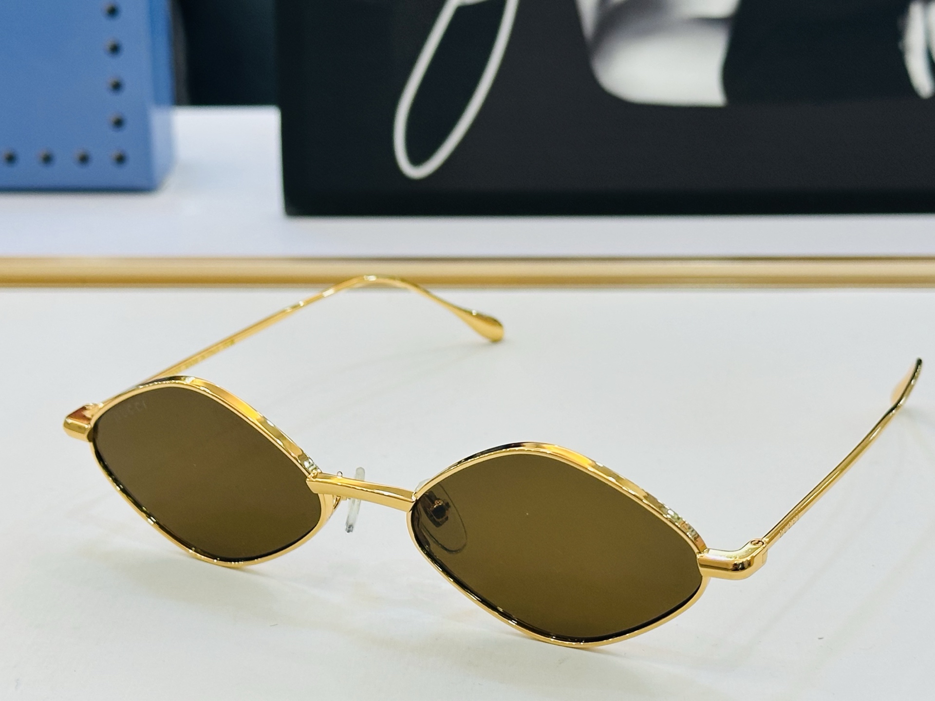 GUCC* 古家 GG1658 🐝🐝系列 Size：55口18-145 🍁🍁b超绝品质 太阳镜。