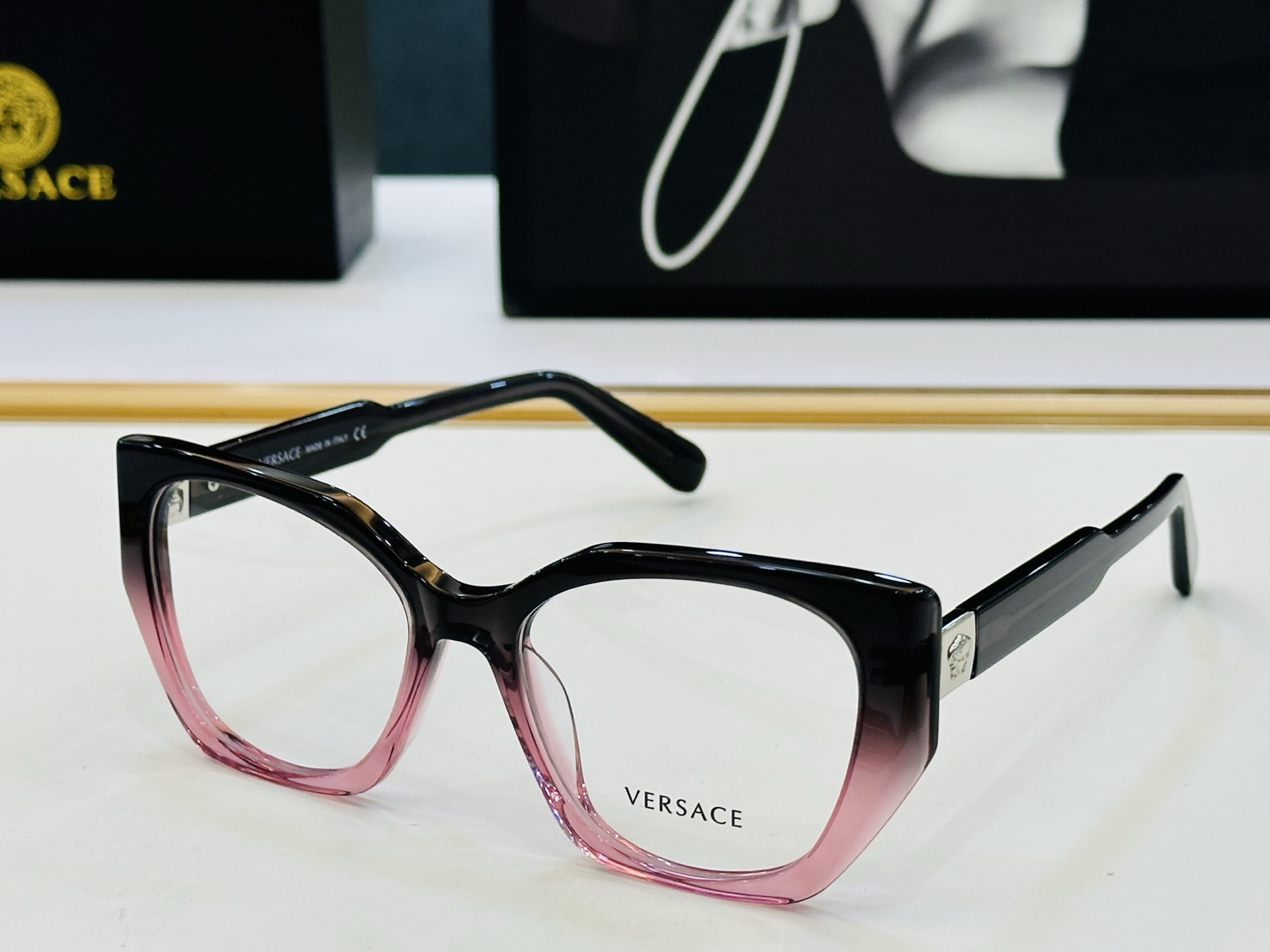 🎉🎉范思家 VERSACE✨✨✨MODEL：VE3357 Size：54口18-145 ✨Z有范