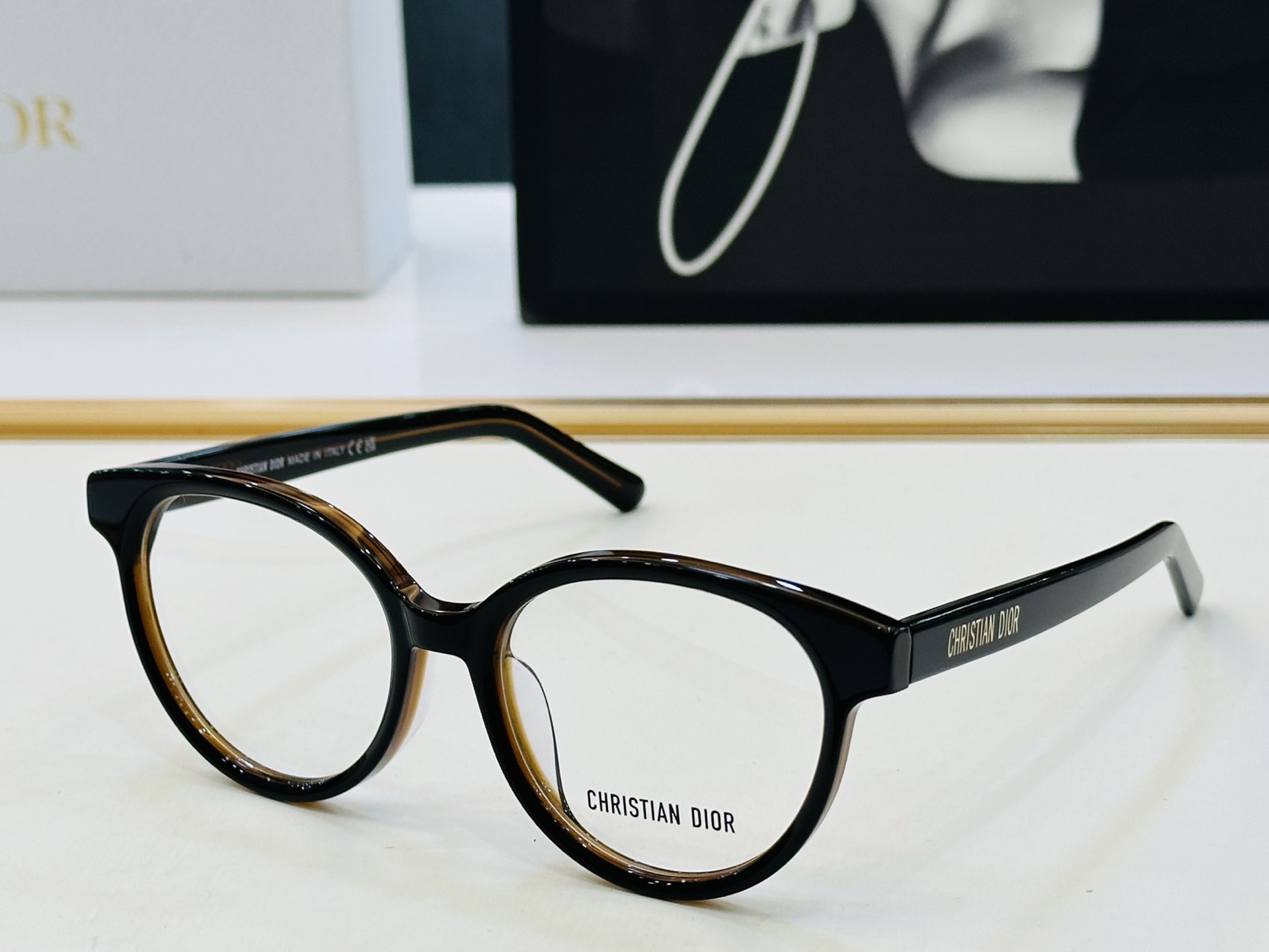 推荐 Dio* 迪家 R11 Size：50口18-145 时尚达人超爱💞 Z时尚百搭 配光架