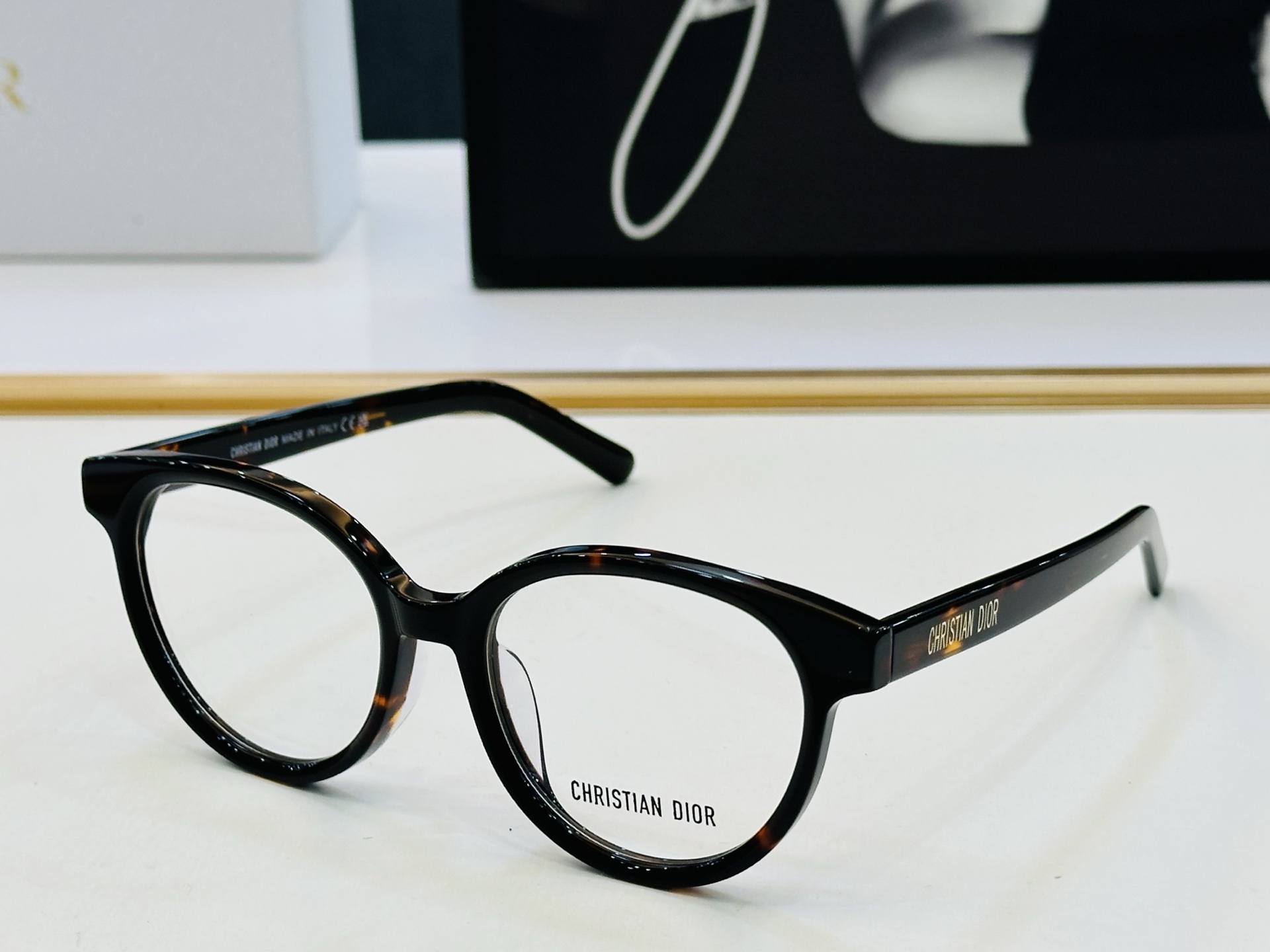 推荐 Dio* 迪家 R11 Size：50口18-145 时尚达人超爱💞 Z时尚百搭 配光架