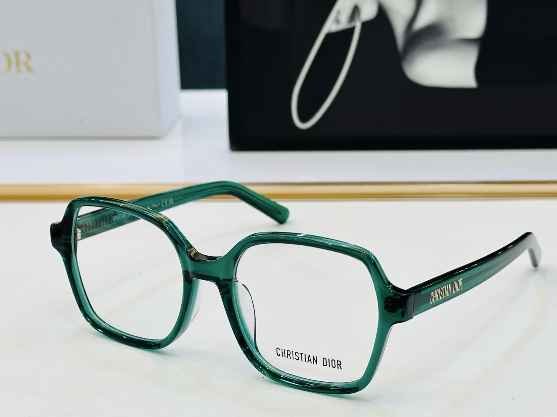 推荐 Dio* 迪家 S11 Size：53口19-145 时尚达人超爱💞 Z时尚百搭 配光架