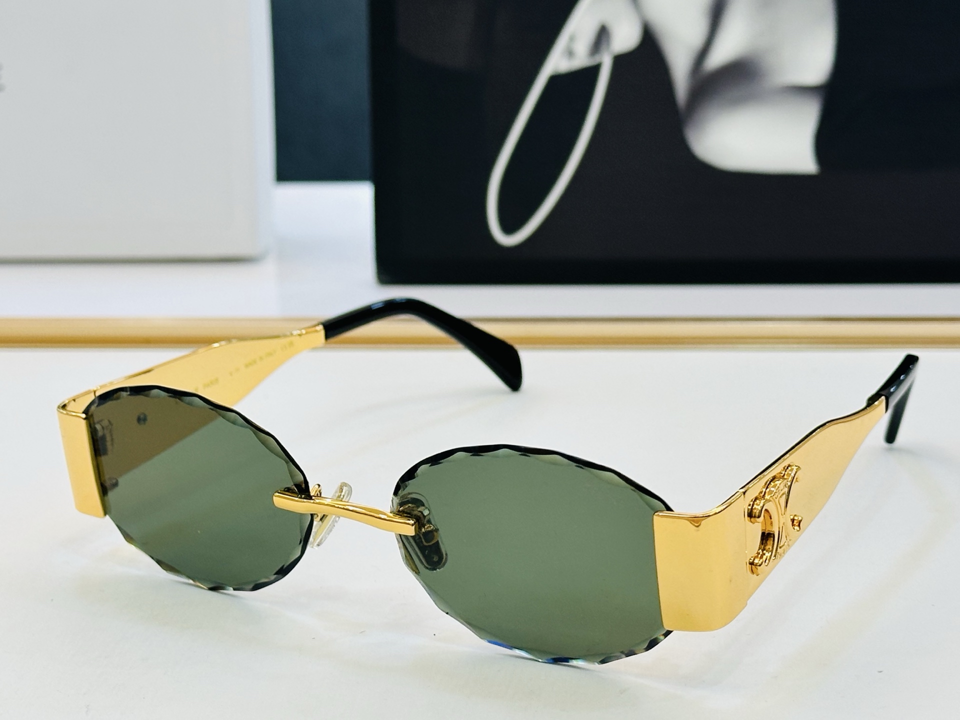 【CELINE】赛琳 CL1865LU Size：58口17-145 一直热销的款式 欧美风 光泽度好 