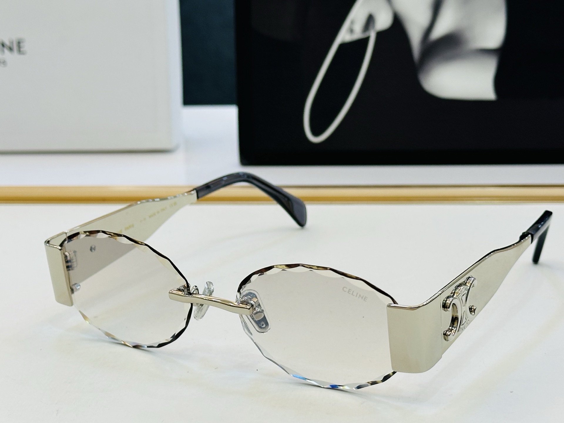 【CELINE】赛琳 CL1865LU Size：58口17-145 一直热销的款式 欧美风 光泽度好 