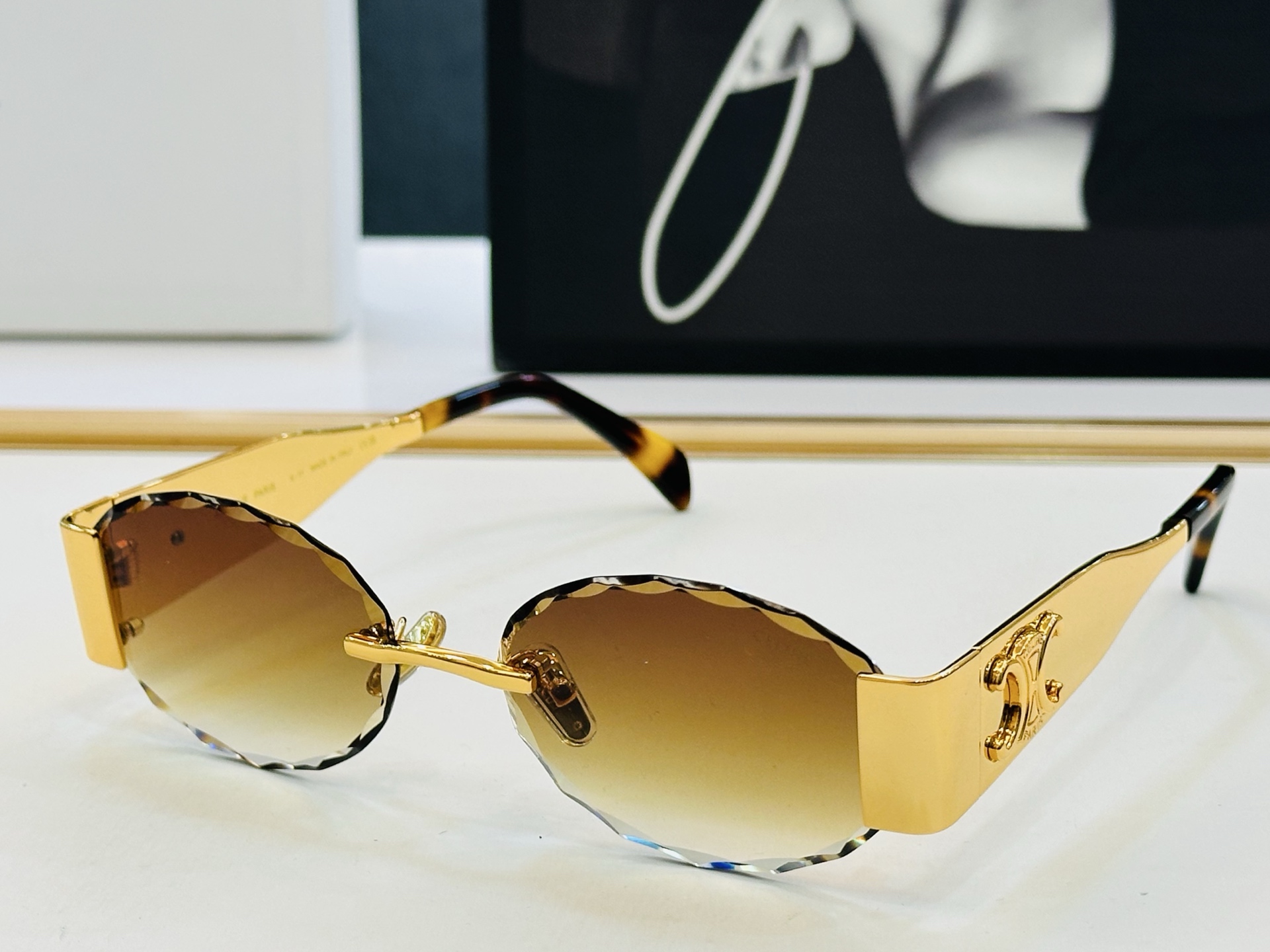 【CELINE】赛琳 CL1865LU Size：58口17-145 一直热销的款式 欧美风 光泽度好 