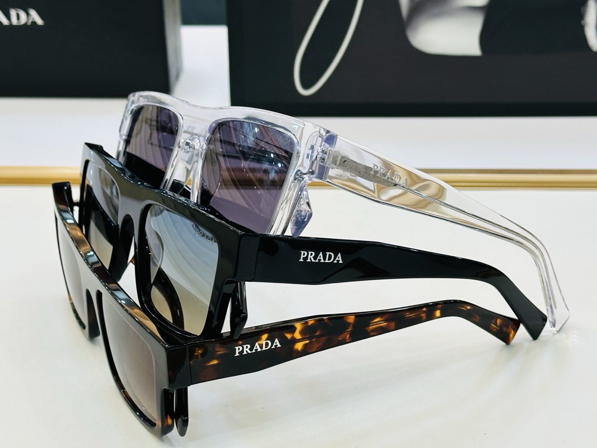 🔺PRAD*🔻普家 PR19W Size：52口21-145 眼镜系列堪称精湛制作 彰显独特个 C最新推