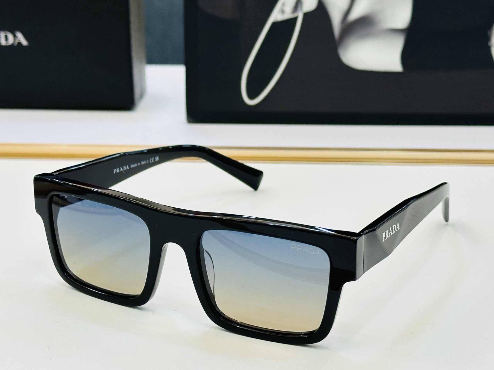 🔺PRAD*🔻普家 PR19W Size：52口21-145 眼镜系列堪称精湛制作 彰显独特个 C最新推