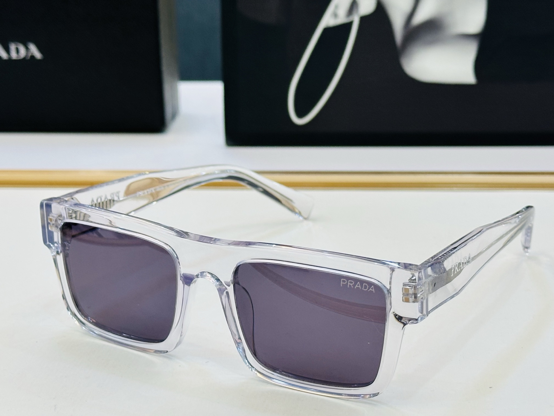 🔺PRAD*🔻普家 PR19W Size：52口21-145 眼镜系列堪称精湛制作 彰显独特个 C最新推