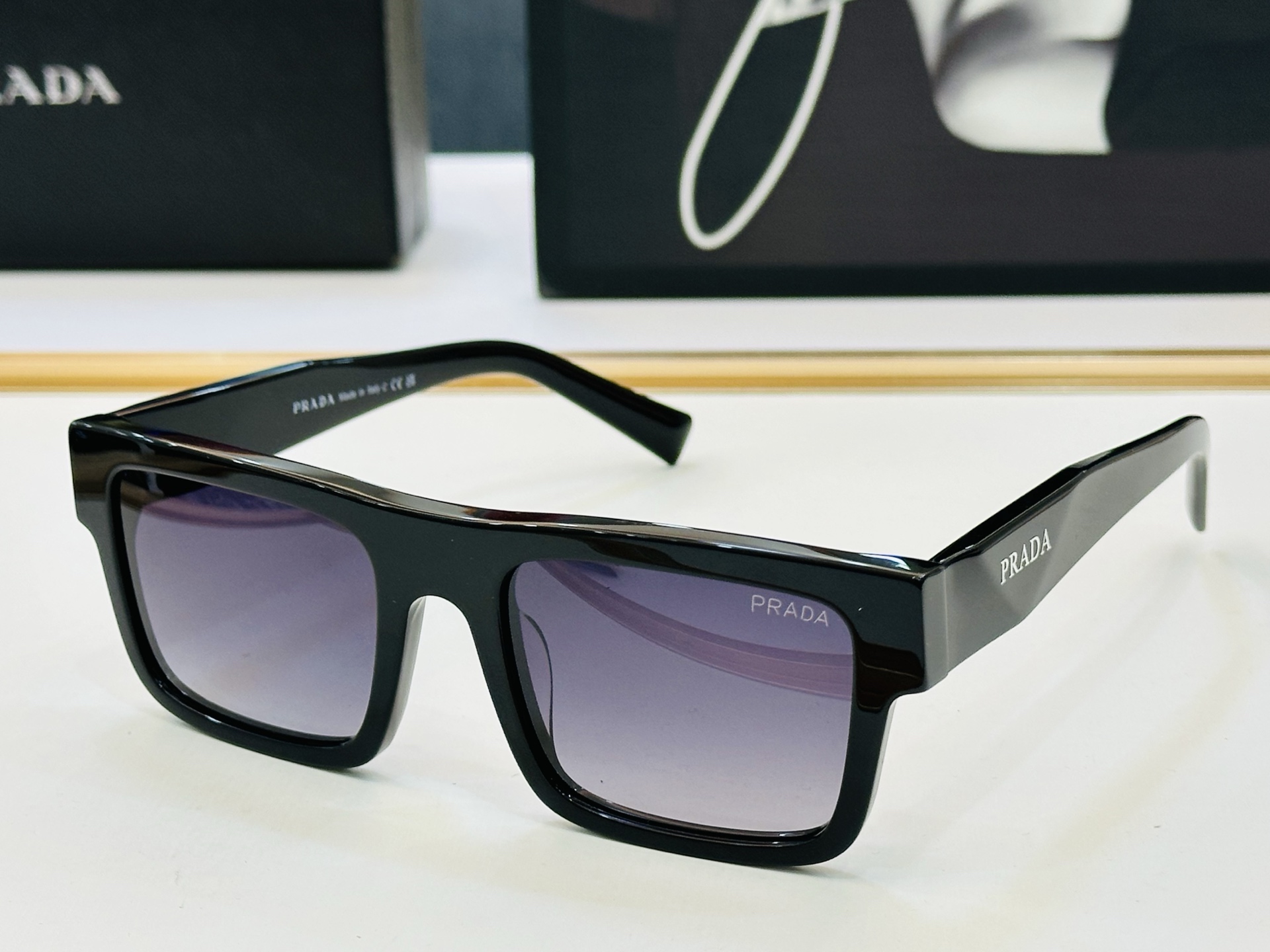 🔺PRAD*🔻普家 PR19W Size：52口21-145 眼镜系列堪称精湛制作 彰显独特个 C最新推