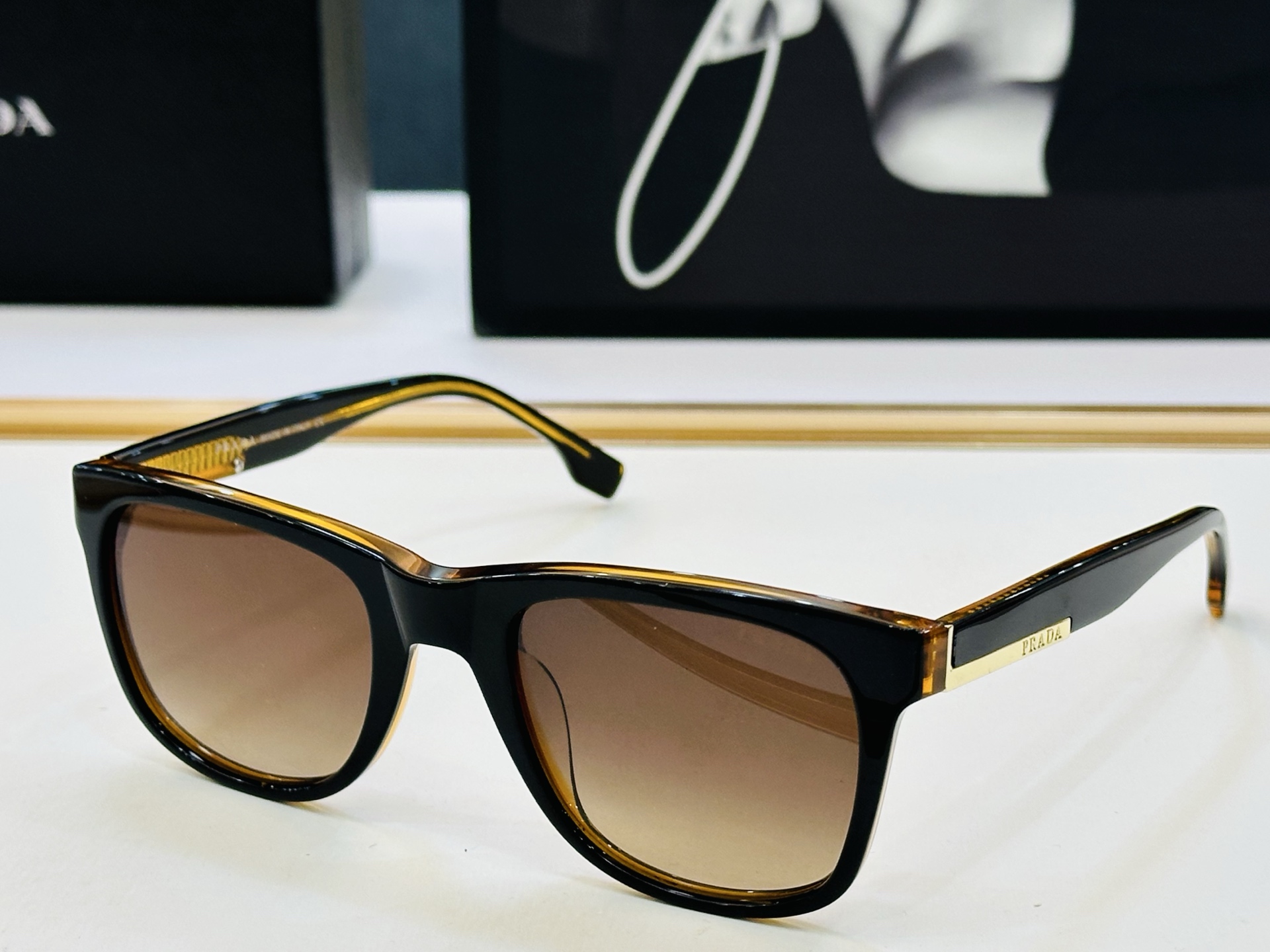 🔺PRAD*🔻普家 PR36NS Size：52口23-145 眼镜系列堪称精湛制作 彰显独特个 C最新