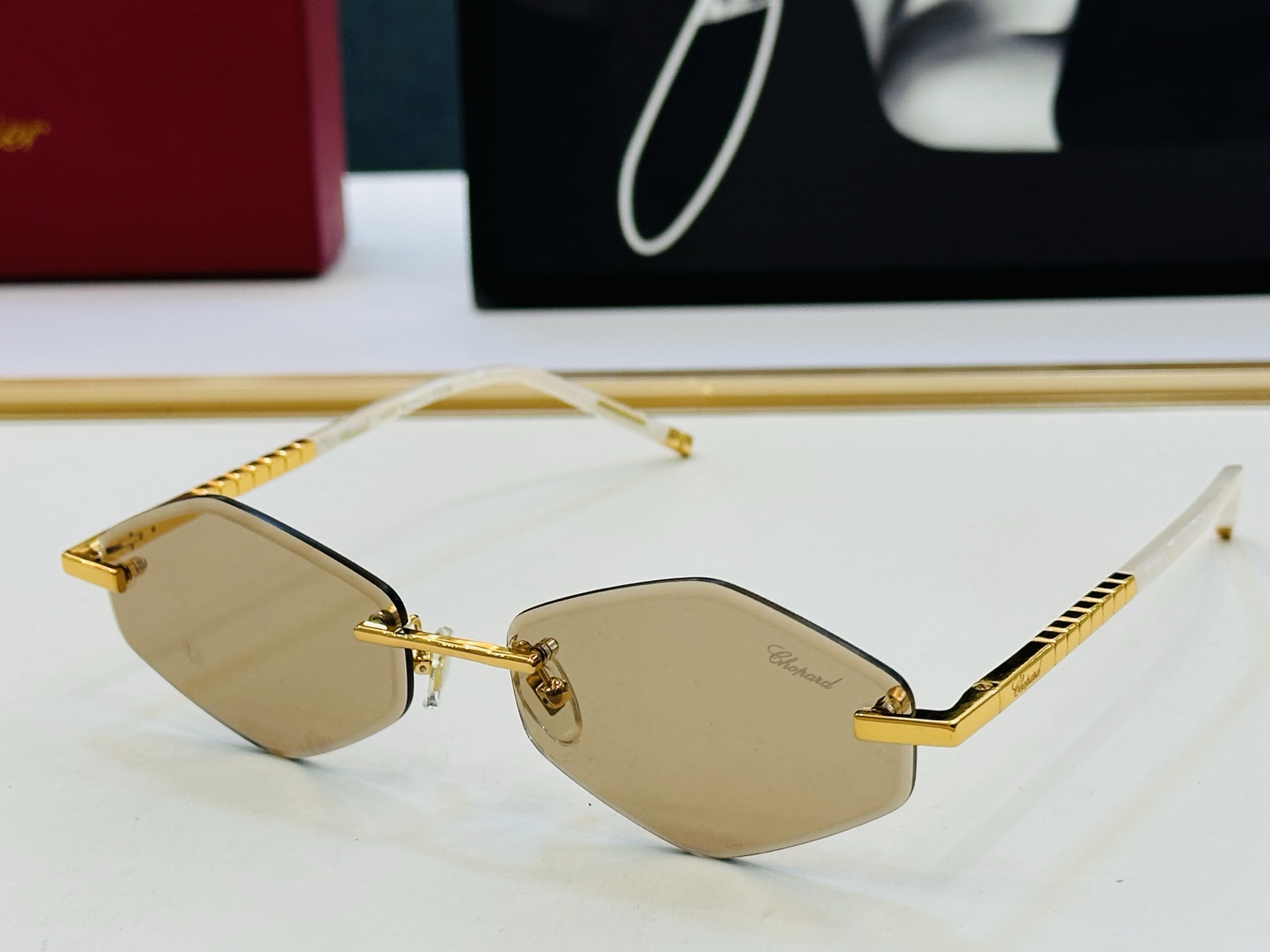 肖邦 🎩 VCH2010 Size：58口17-145 充满活力的 展现独特个性🌟展现大气的你 D高品质