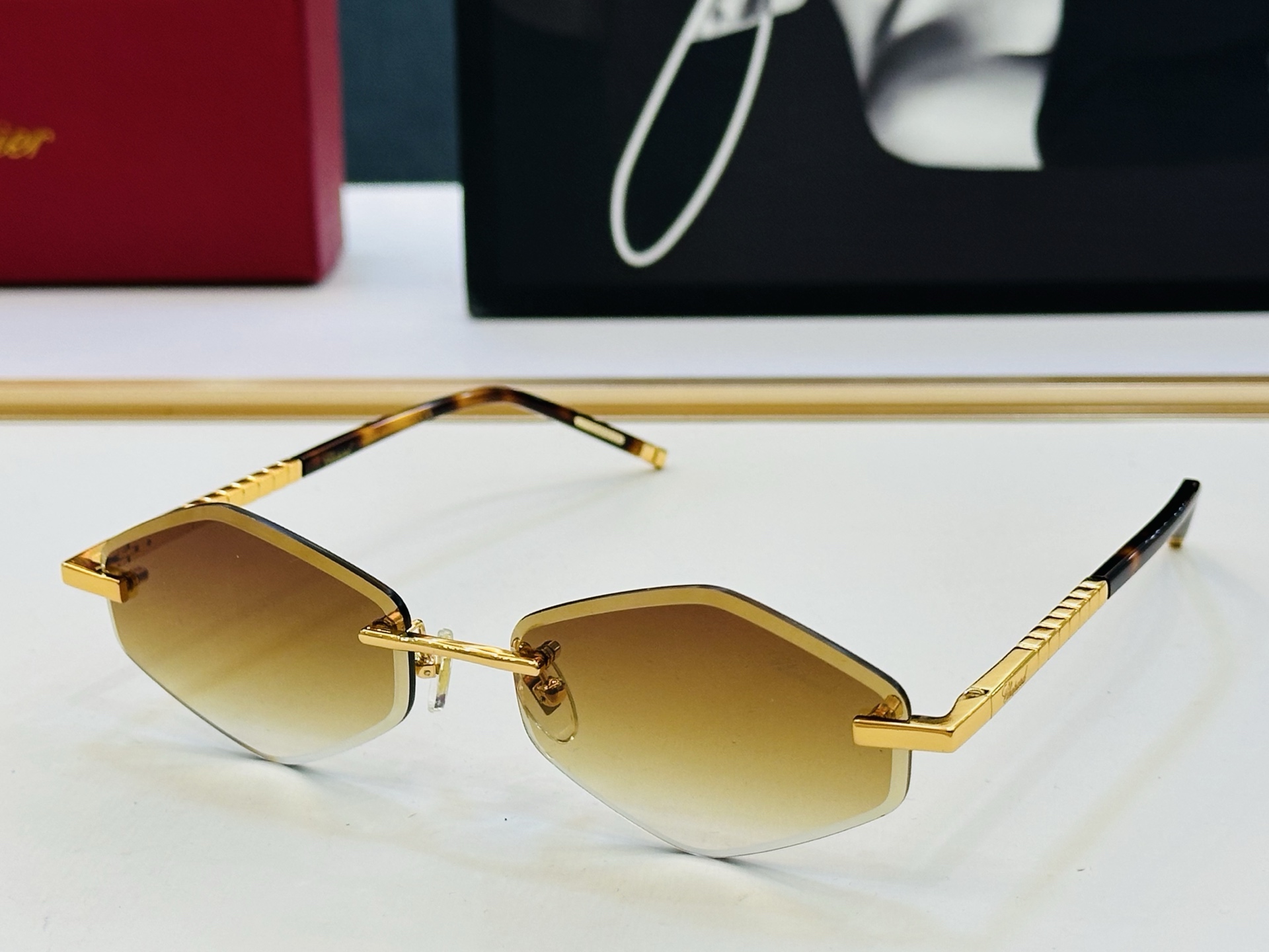 肖邦 🎩 VCH2010 Size：58口17-145 充满活力的 展现独特个性🌟展现大气的你 D高品质