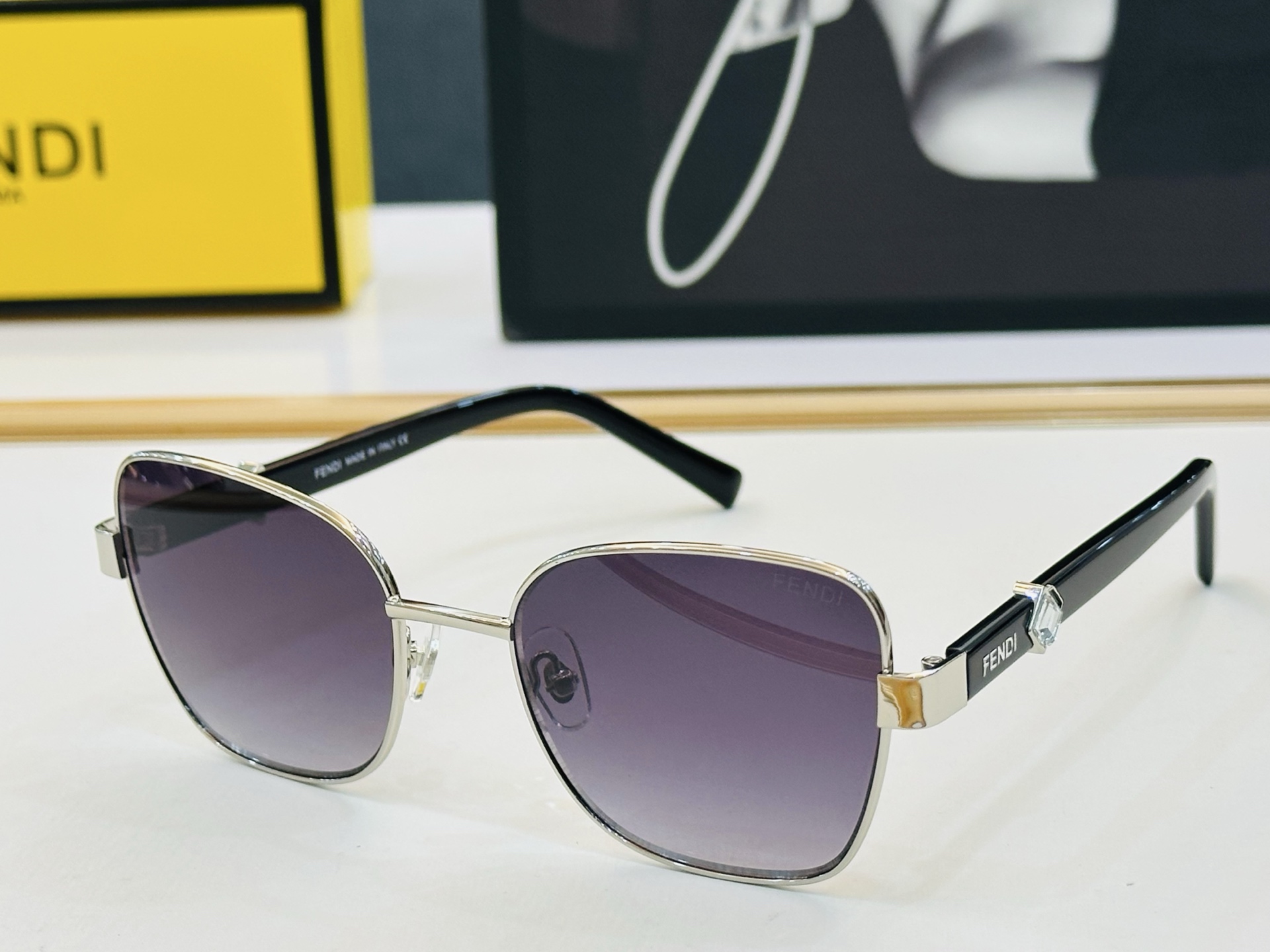 。新款FEND* TF1080 Size：53口19-140🎁芬家 😀👏时尚经典 L太阳镜