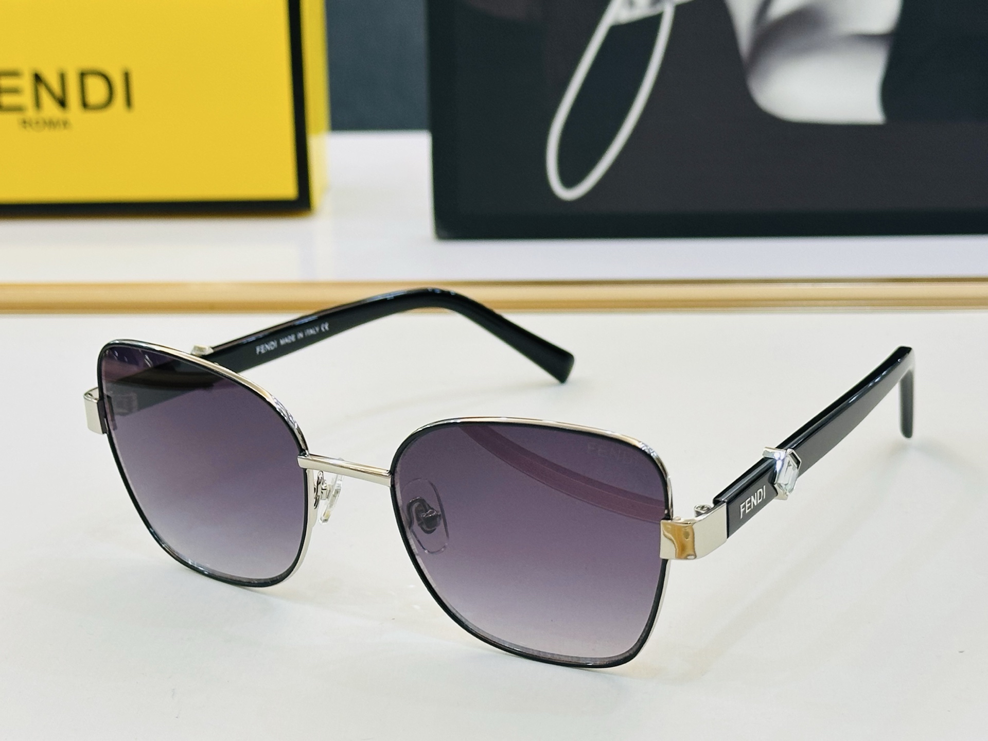 。新款FEND* TF1080 Size：53口19-140🎁芬家 😀👏时尚经典 L太阳镜