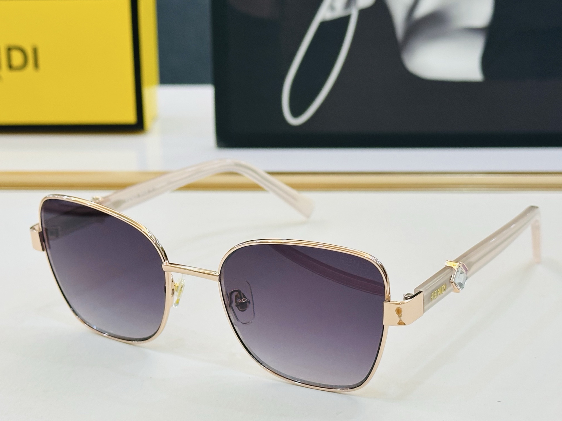 。新款FEND* TF1080 Size：53口19-140🎁芬家 😀👏时尚经典 L太阳镜