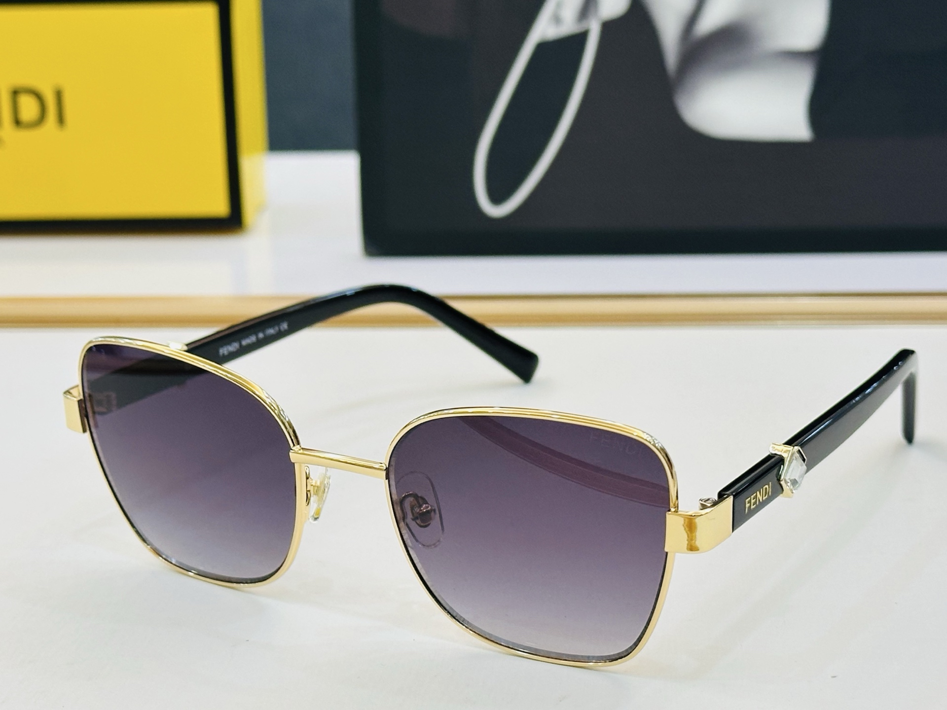 。新款FEND* TF1080 Size：53口19-140🎁芬家 😀👏时尚经典 L太阳镜