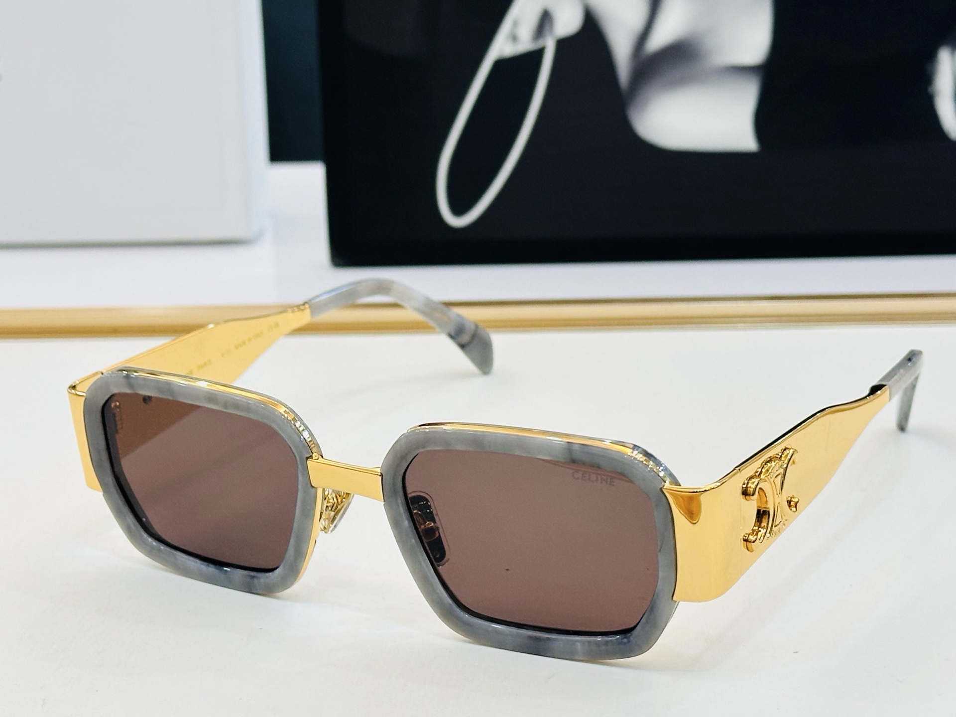 【CELINE】赛琳 CL1866LU Size：55口19-145 一直热销的款式，欧美风 光泽度好 