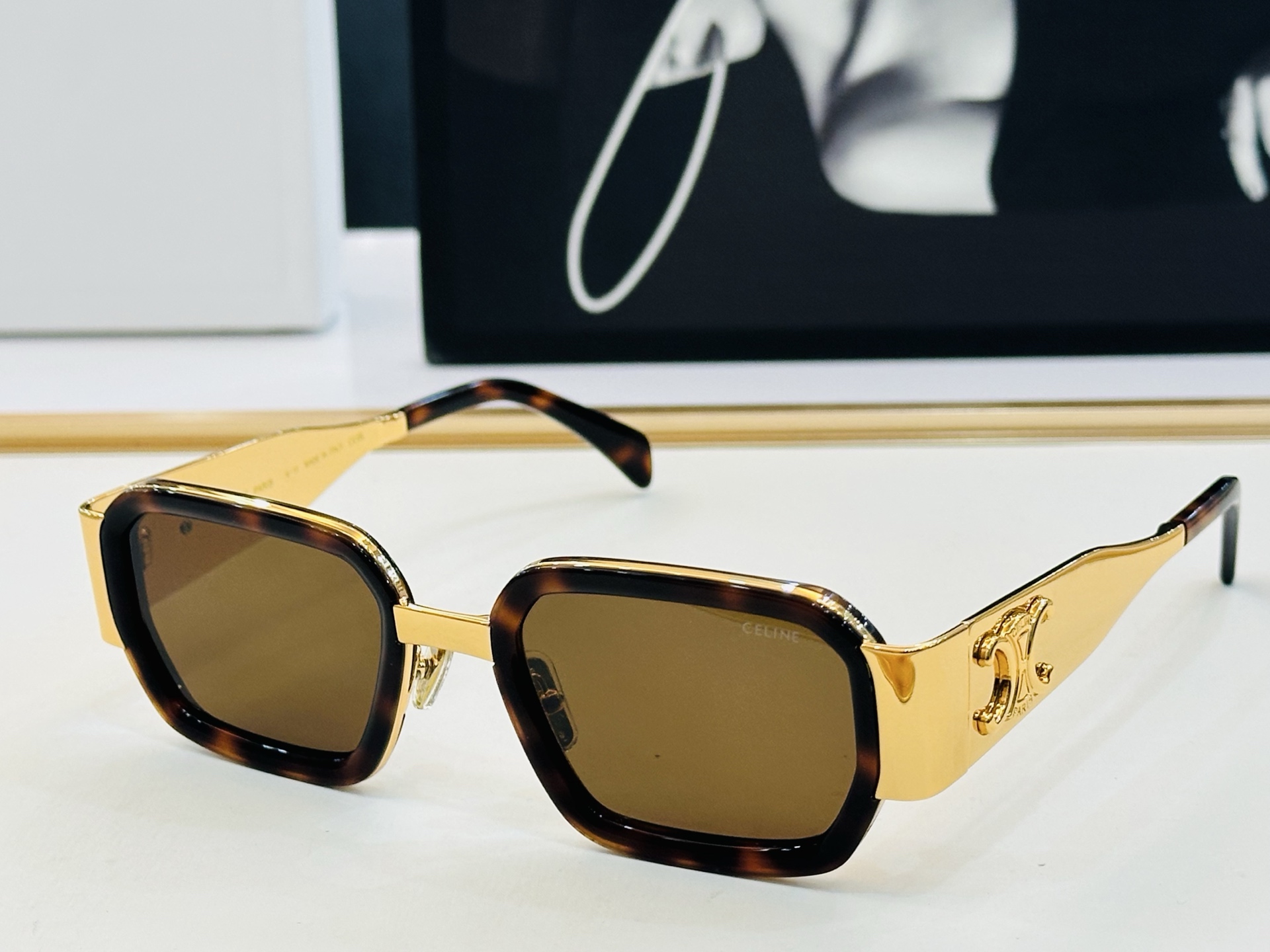 【CELINE】赛琳 CL1866LU Size：55口19-145 一直热销的款式，欧美风 光泽度好 