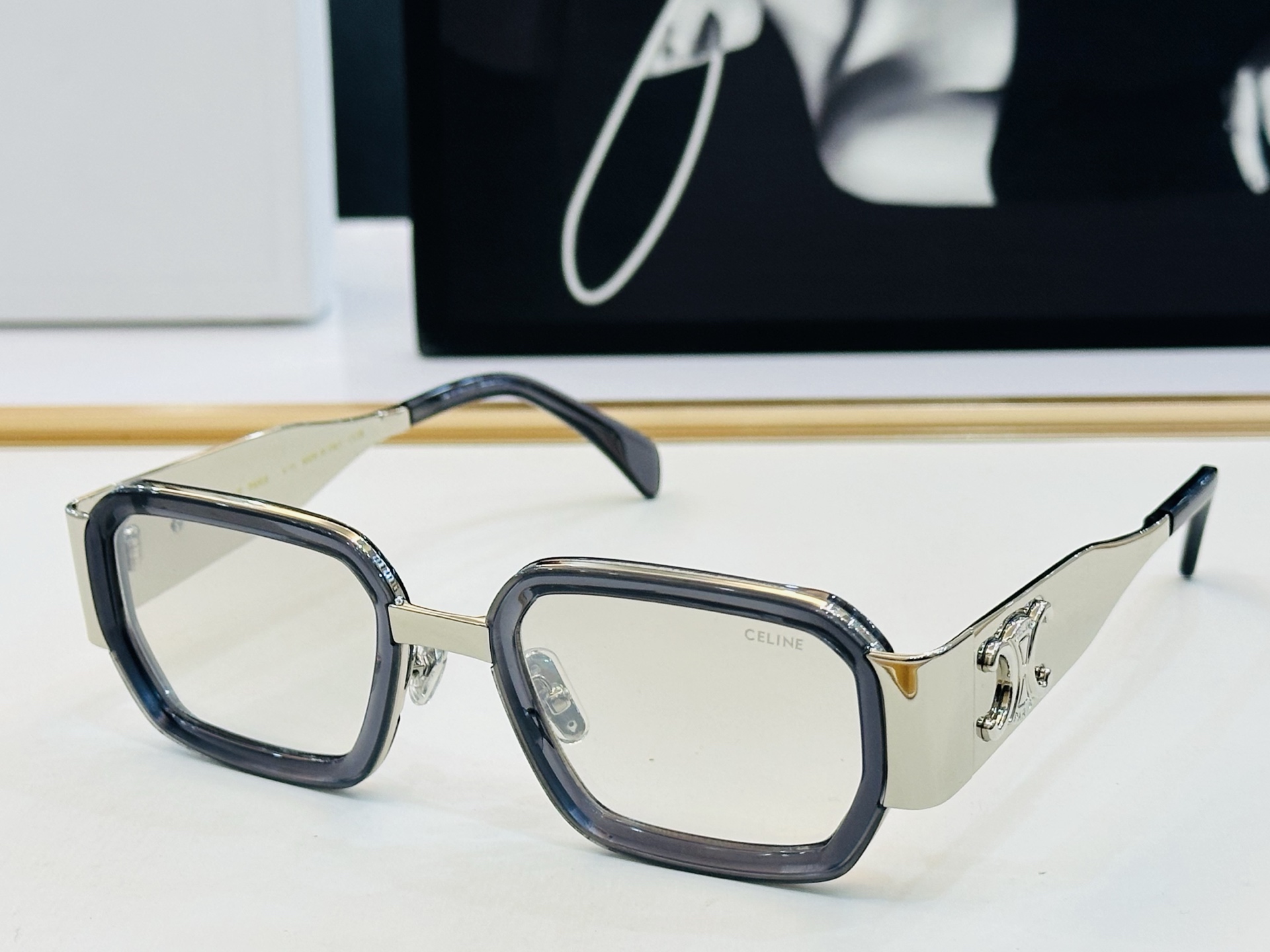 【CELINE】赛琳 CL1866LU Size：55口19-145 一直热销的款式，欧美风 光泽度好 