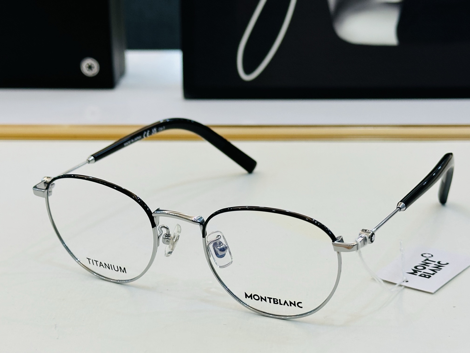 官网新品 MONTBLANC 万宝龙 MB0423 Size：49口21-145 做工精良 👍👍W 完美