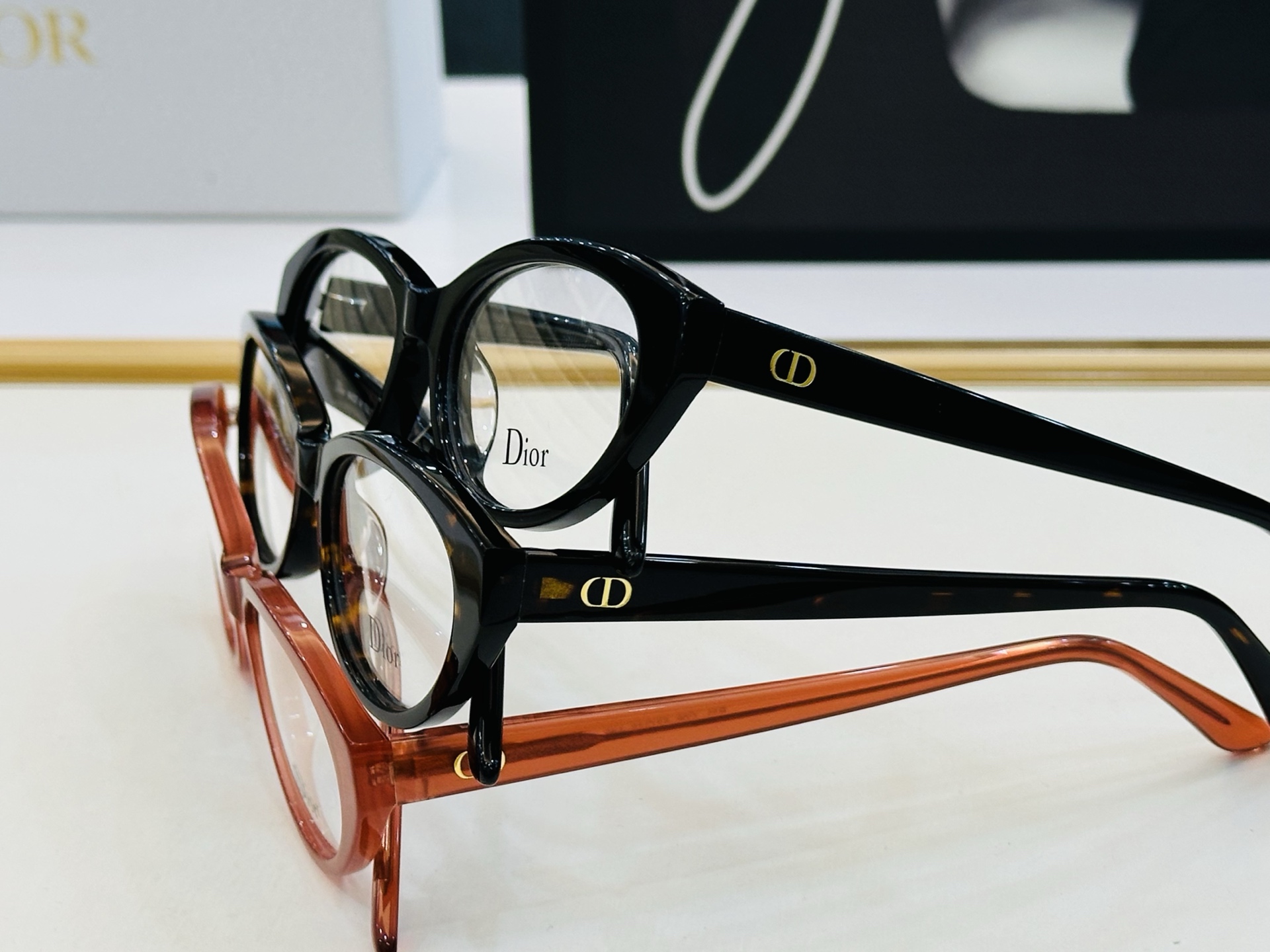 推荐 Dio* 迪家 B11 Size：53口16-145 时尚达人超爱💞 L时尚百搭 配光架