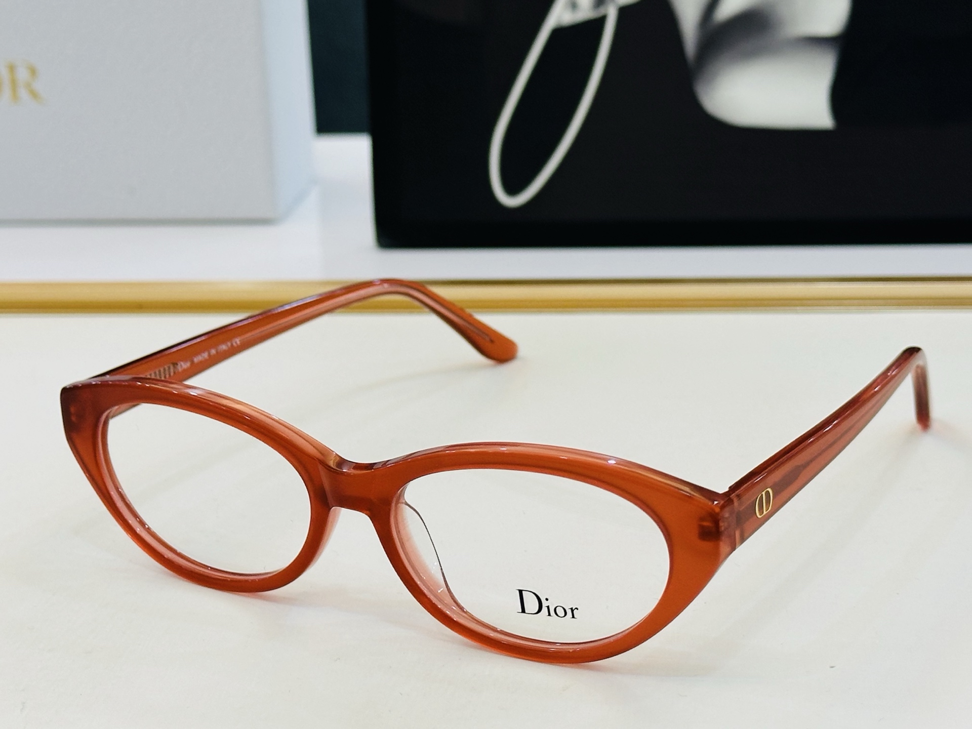 推荐 Dio* 迪家 B11 Size：53口16-145 时尚达人超爱💞 L时尚百搭 配光架