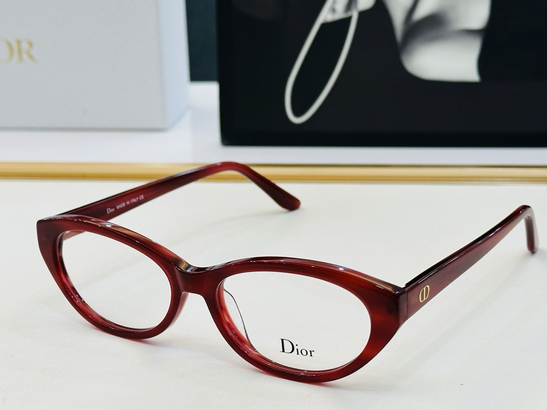 推荐 Dio* 迪家 B11 Size：53口16-145 时尚达人超爱💞 L时尚百搭 配光架