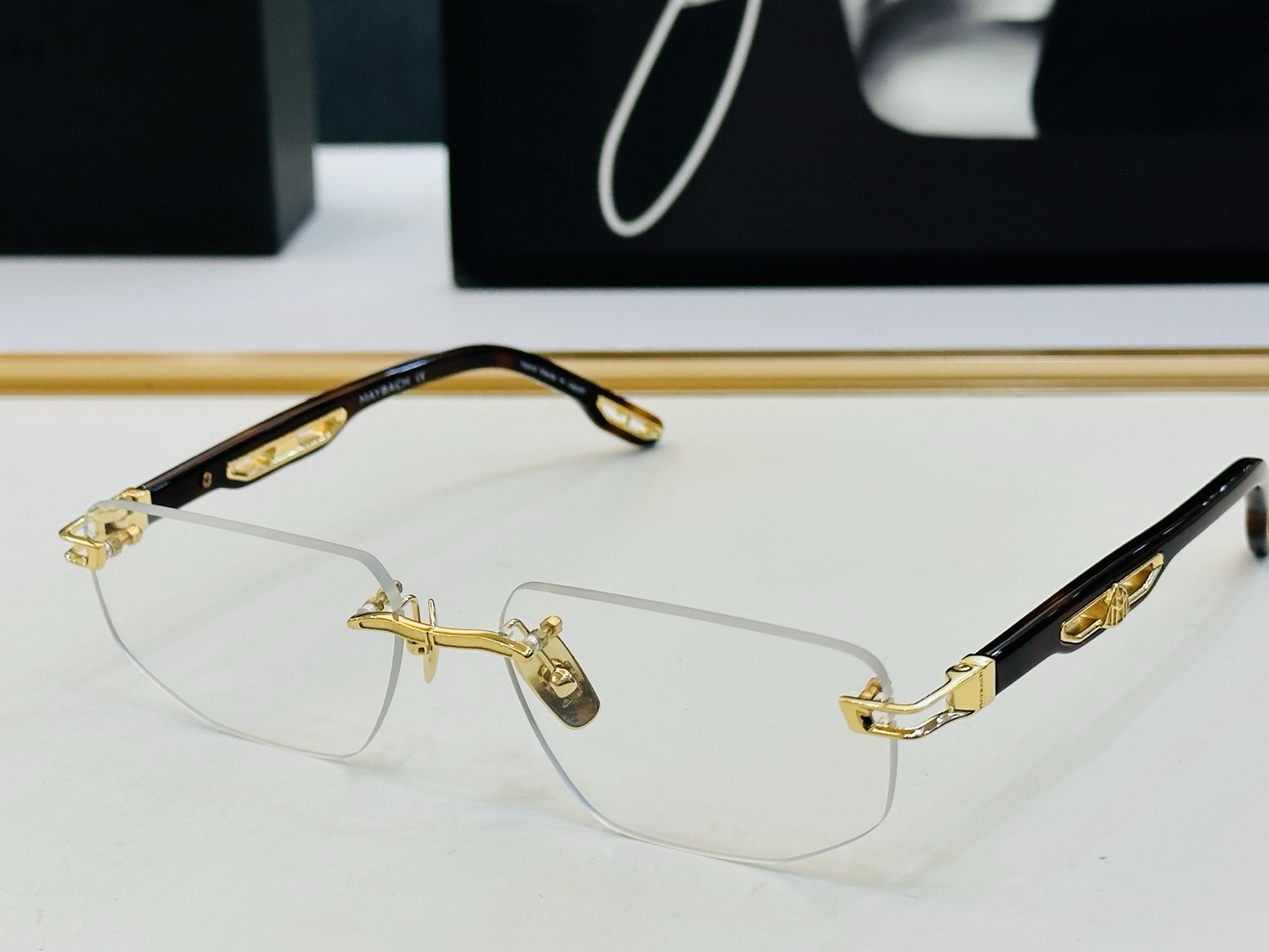 高品质 迈巴赫 🎉🎉做工精美💕💕MAYBAC*H Z25 Size：57口17-145 质感十足 A👍配