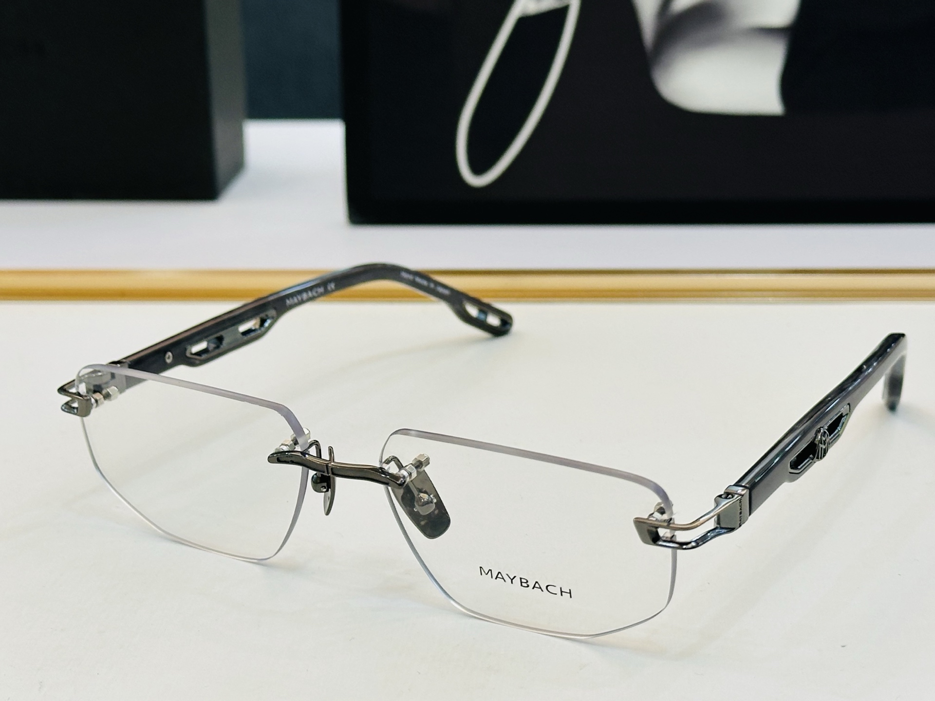 高品质 迈巴赫 🎉🎉做工精美💕💕MAYBAC*H Z25 Size：57口17-145 质感十足 A👍配