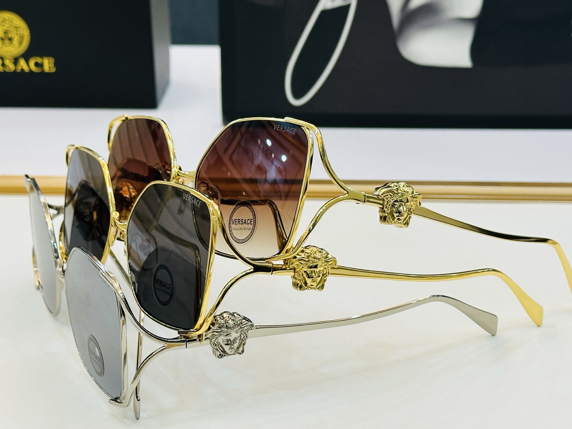 ❤️❤️范思家 VERSACE✨✨✨MODEL：VE2288 Size：55口16-145 ✨一 有范