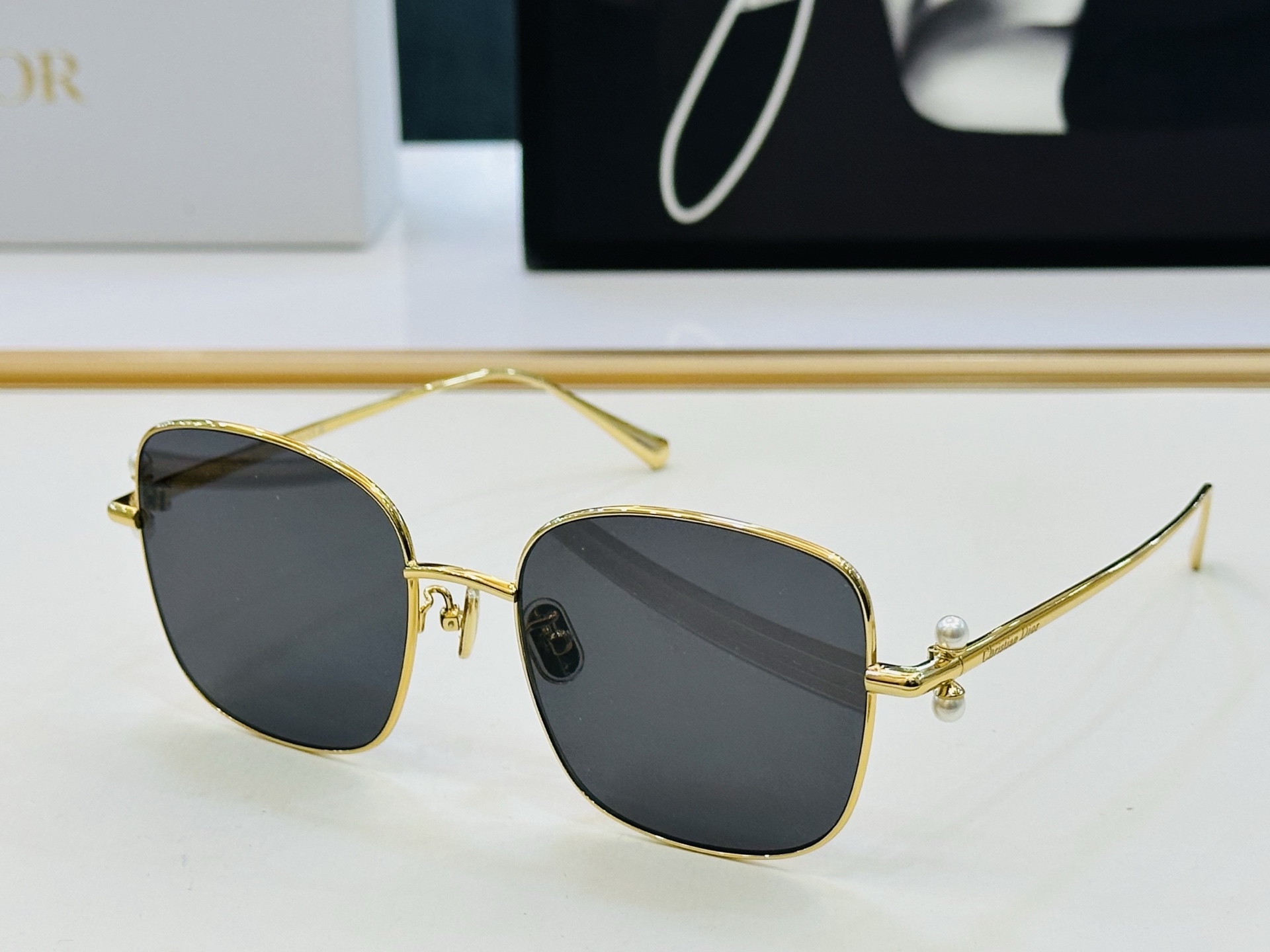 🔻🔻🔻DIO* 迪家 S1U Size：55口18-140 春夏款墨镜 😎🔆 FD搭配镜腿精致 质量上佳