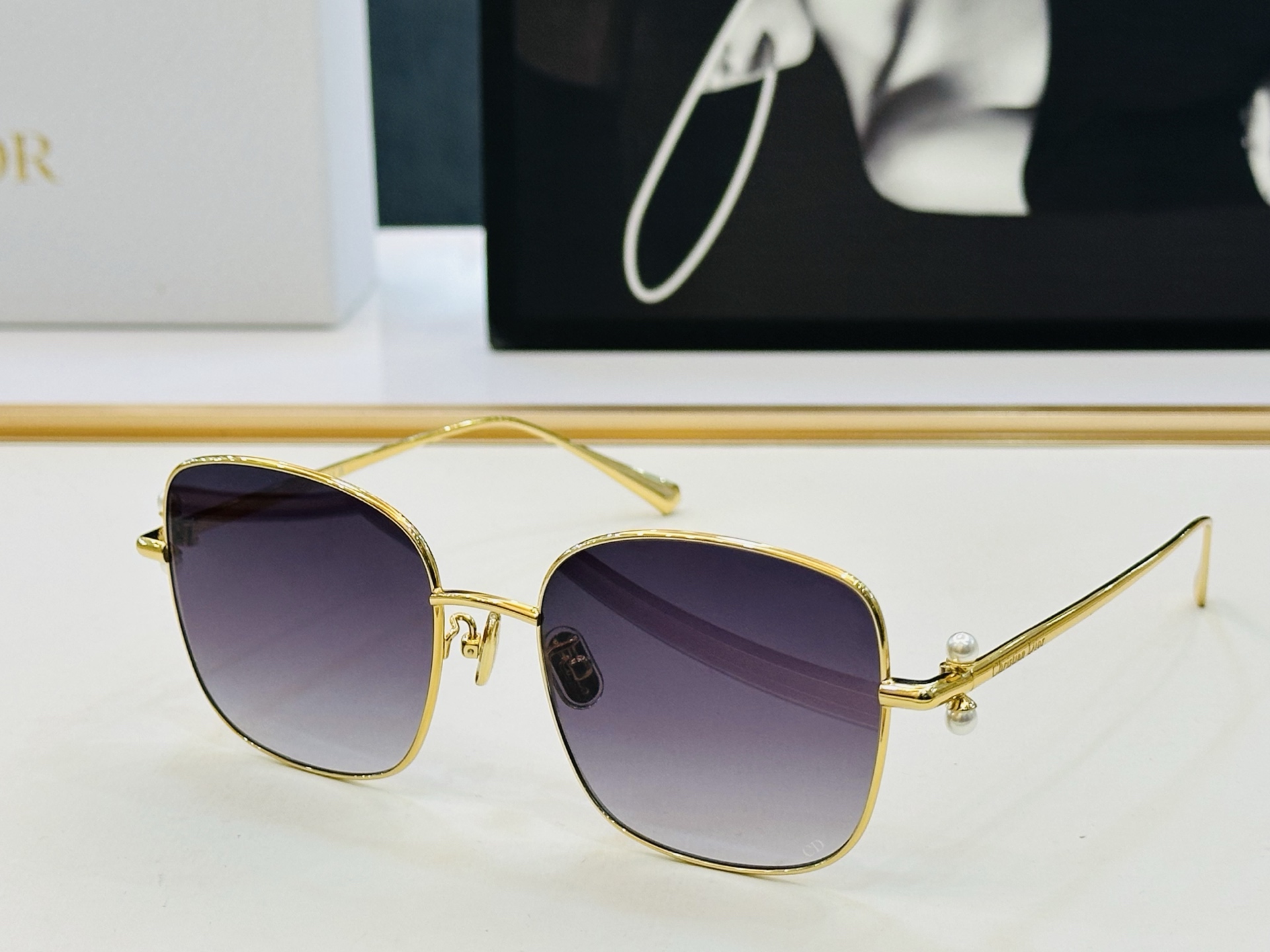 🔻🔻🔻DIO* 迪家 S1U Size：55口18-140 春夏款墨镜 😎🔆 FD搭配镜腿精致 质量上佳