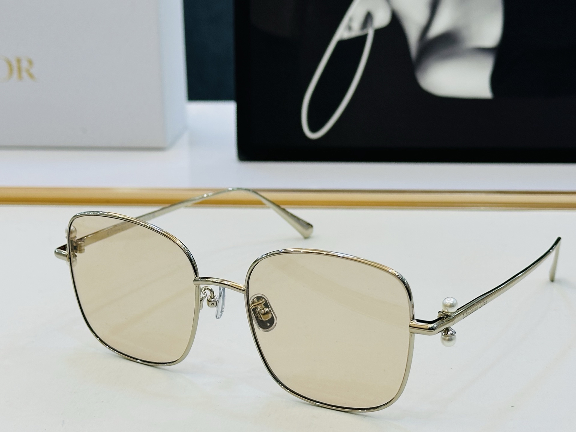 🔻🔻🔻DIO* 迪家 S1U Size：55口18-140 春夏款墨镜 😎🔆 FD搭配镜腿精致 质量上佳