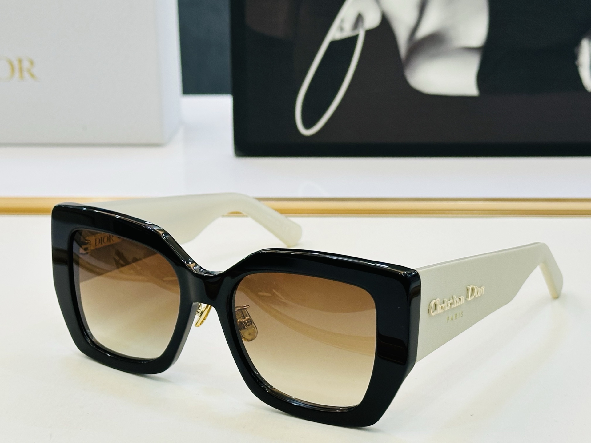 🔻🔻🔻DIO* 迪家 S2F Size：53口19-145 春夏款墨镜 😎🔆 FD搭配镜腿精致 质量上佳