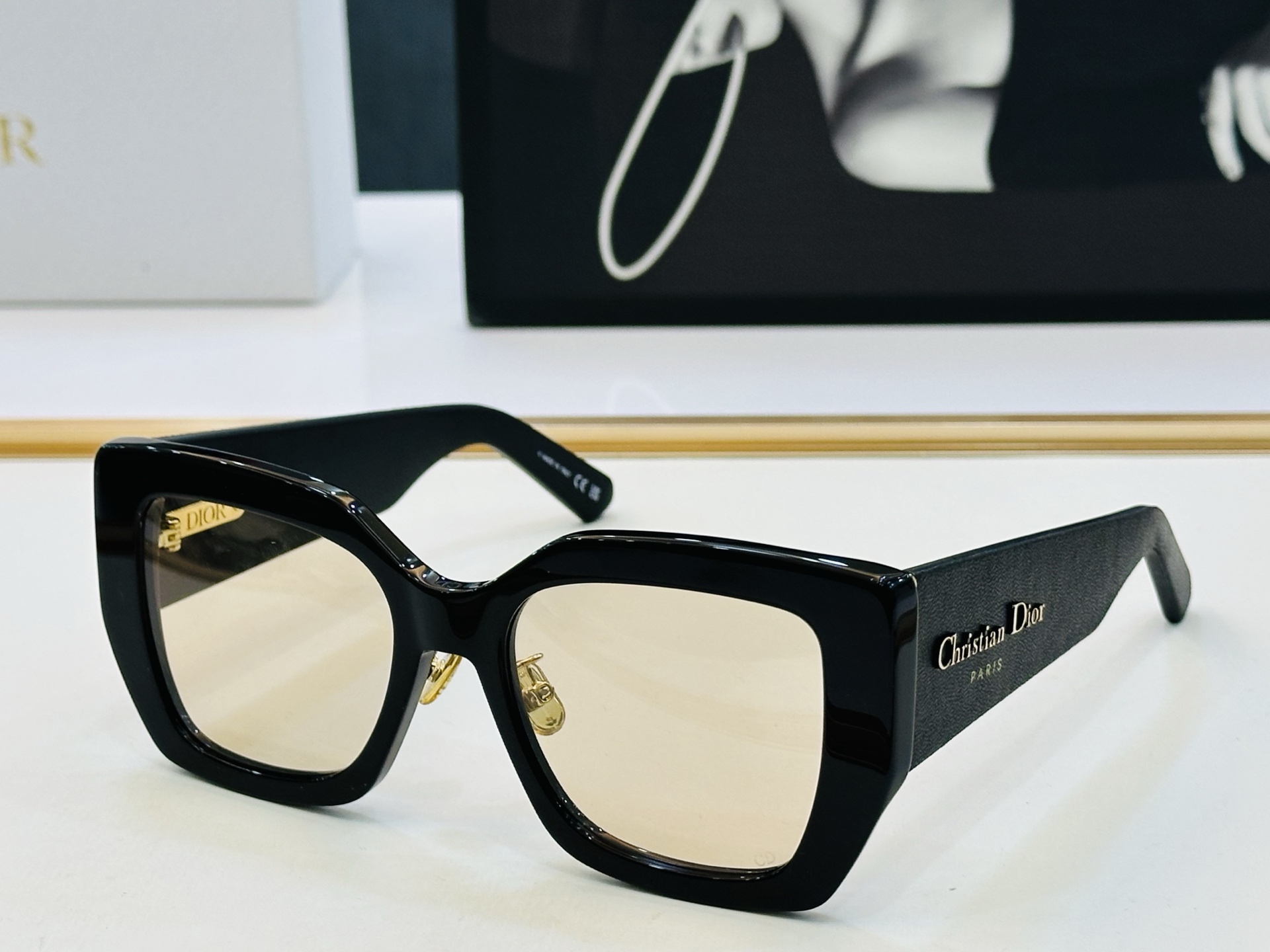 🔻🔻🔻DIO* 迪家 S2F Size：53口19-145 春夏款墨镜 😎🔆 FD搭配镜腿精致 质量上佳