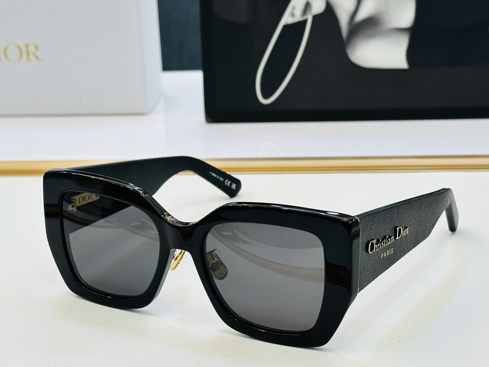 🔻🔻🔻DIO* 迪家 S2F Size：53口19-145 春夏款墨镜 😎🔆 FD搭配镜腿精致 质量上佳