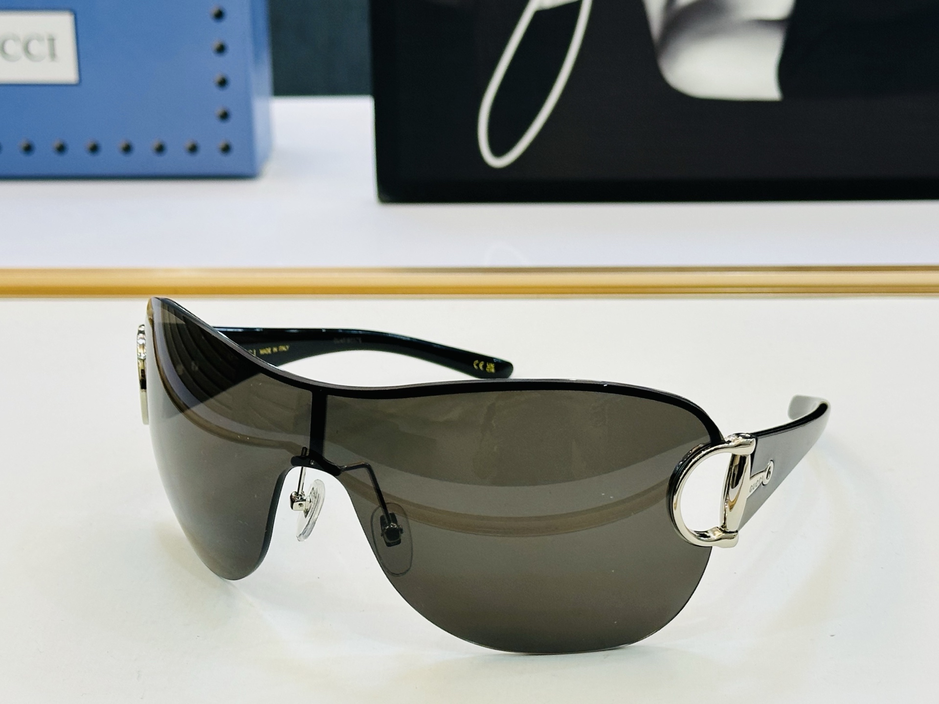 GUCC* 古家 GG2174S 🐝🐝系列 Size：140口115 🍁🍁 F超绝品质太阳镜 。