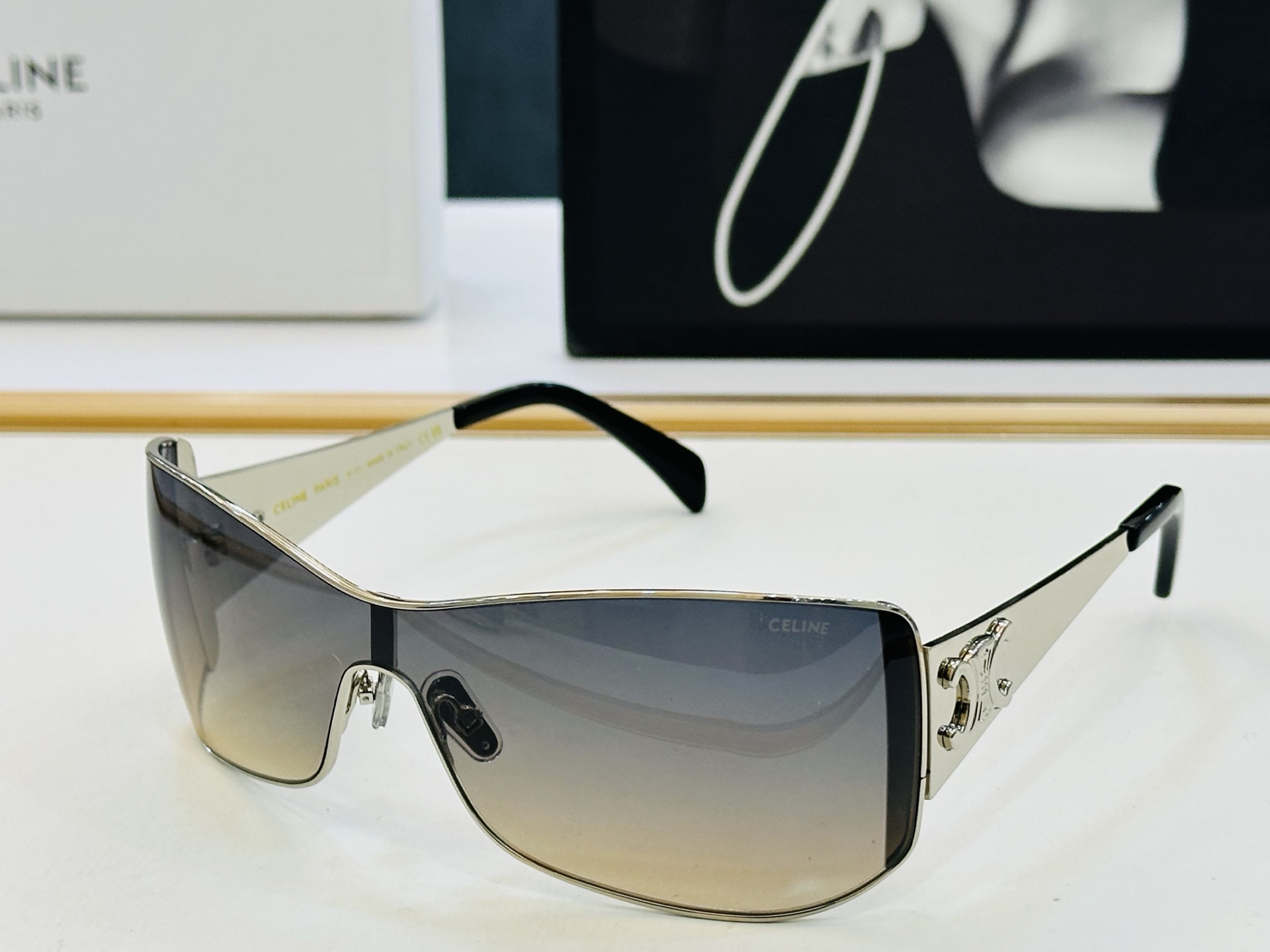 【CELINE】赛琳 CL42103U Size：142口0-130 一直热销的款式 欧美风 光泽度好 