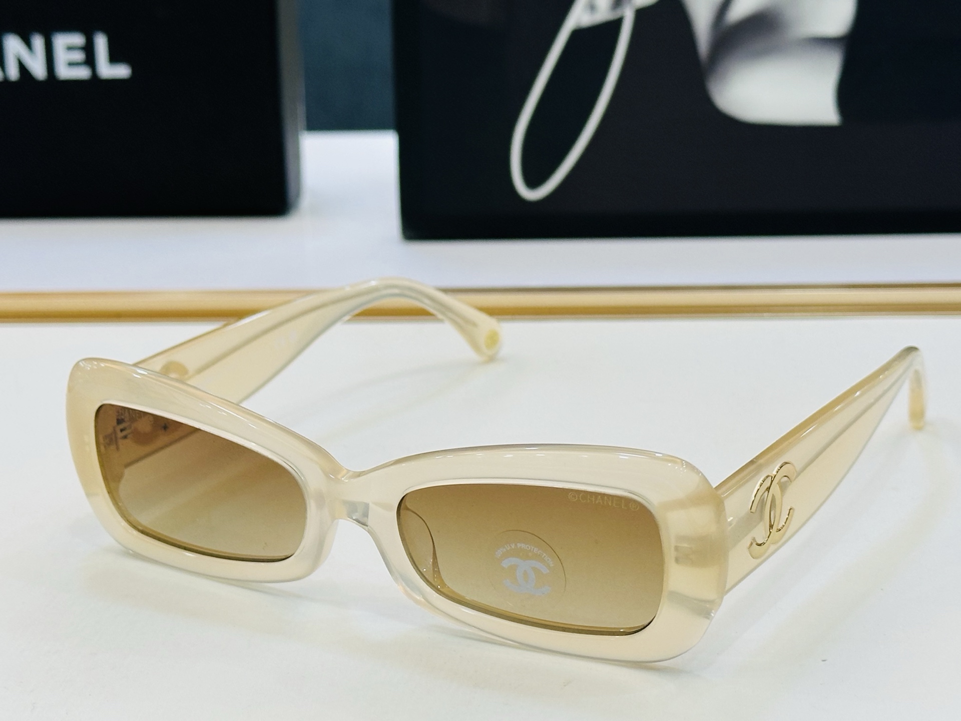 🆕 【CHANE*/香家】MODEL:CH9184 size：53口19-145 💅🏻💓Zm太阳镜