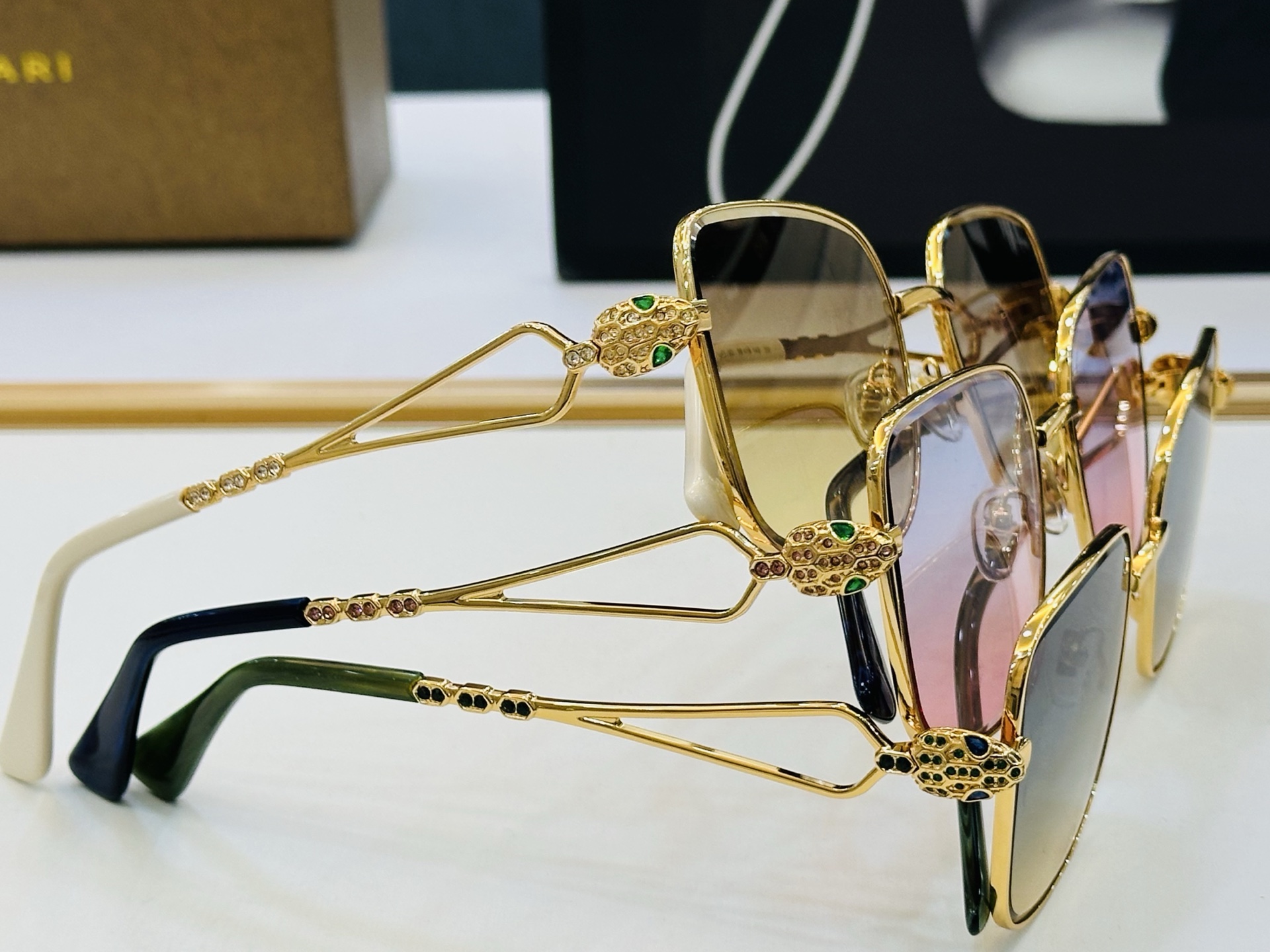 🆕款 官网同售 宝格家 BV1800LU 👍 Size ：56口19-142 绝对要买😎品质非常完美 X