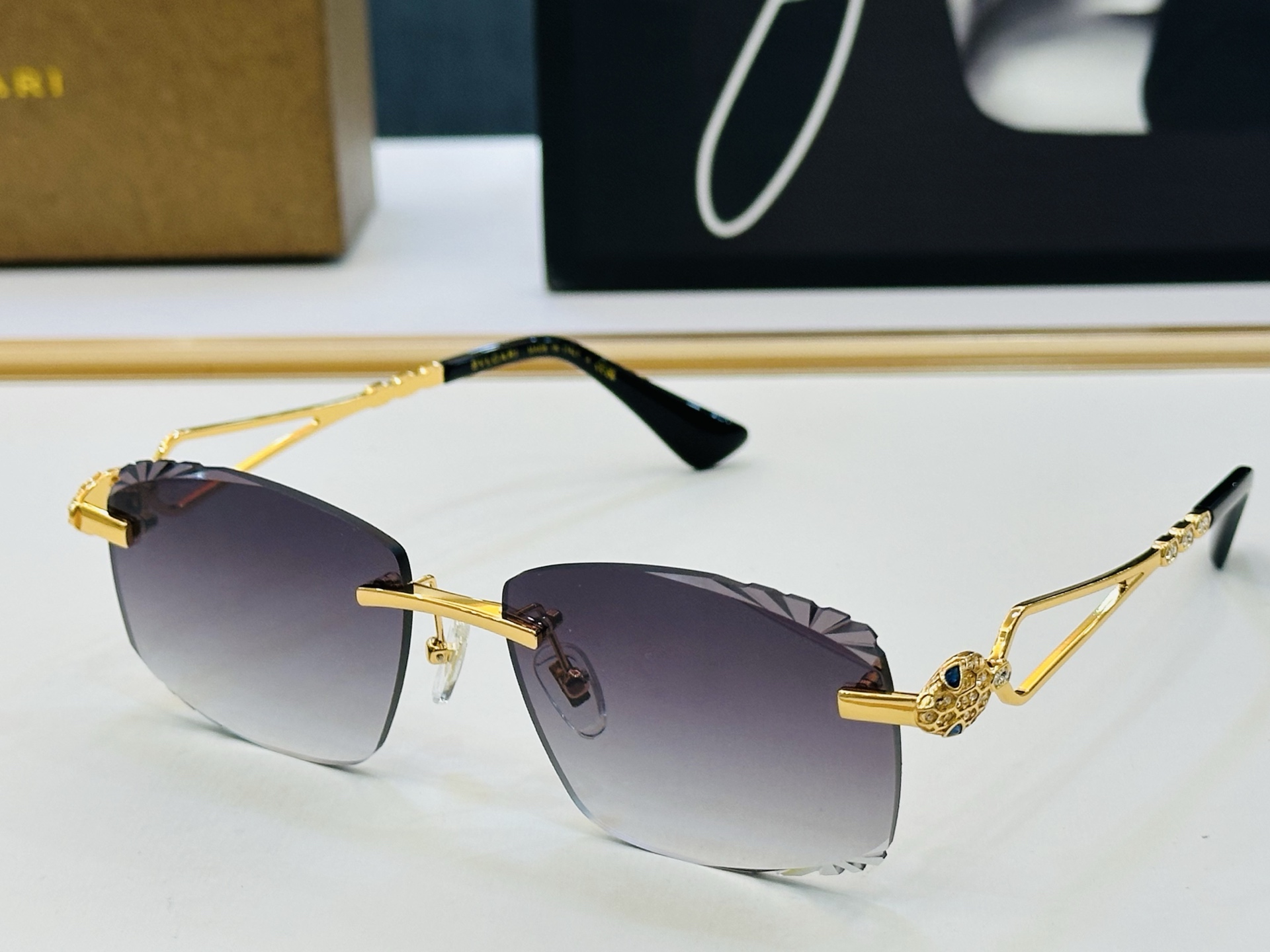 🆕款 官网同售 宝格家 BV1797LU 👍 Size ：57口17-142 绝对要买😎品质非常完美 X