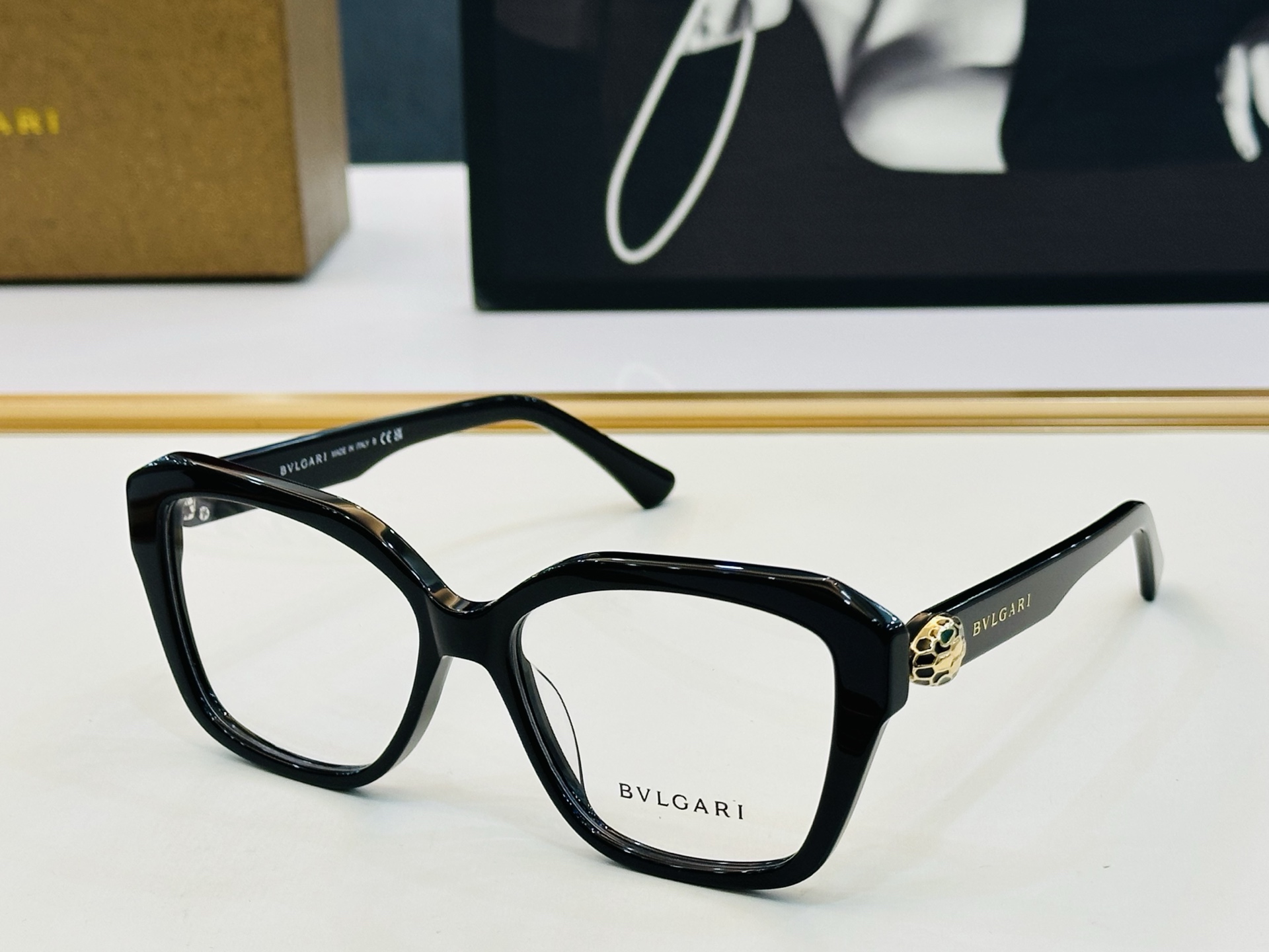 🆕款 官网同售 宝格家 BV 👍 Size ：53口18-145 绝对要买😎品质非常完美 Z 出街必备